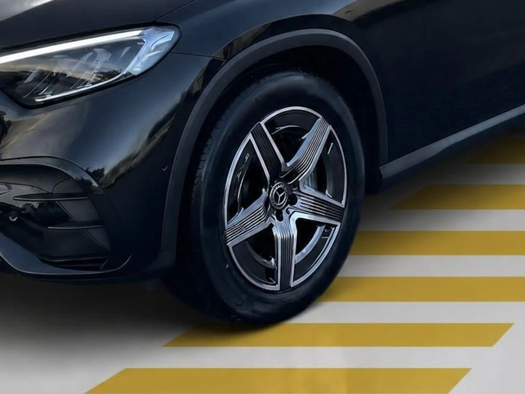 Mercedes-Benz-GLC 300 d-image-5