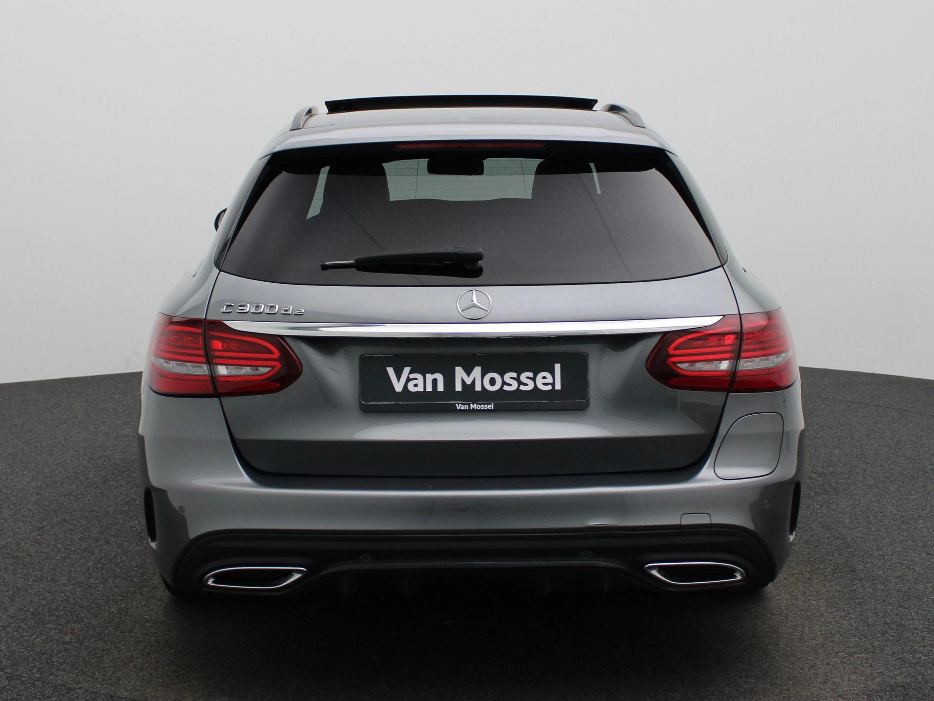 Mercedes-Benz-C-Klasse-image-4