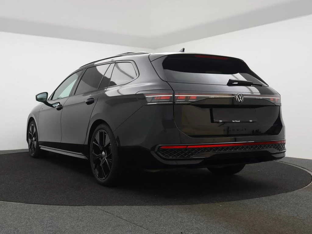 Volkswagen-Passat-image-5