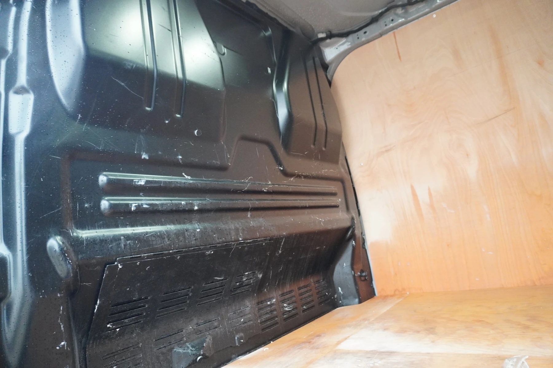 Volkswagen-Transporter-image-39