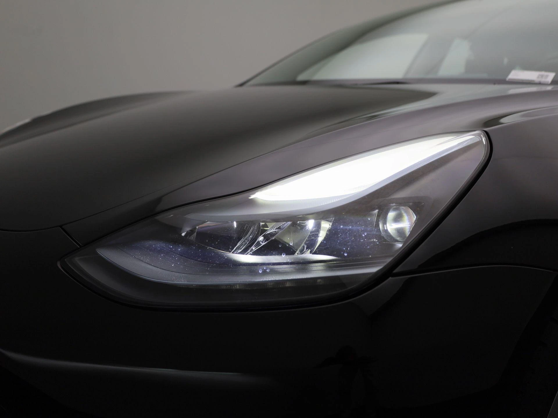 Tesla-Model 3-image-15