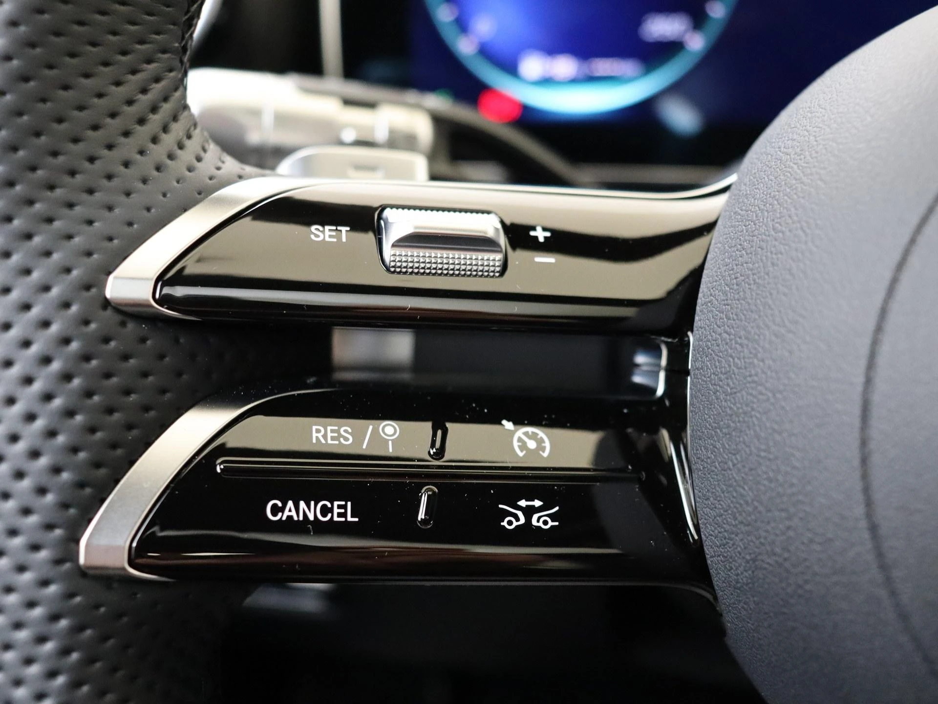 Mercedes-Benz-C-Klasse-image-19