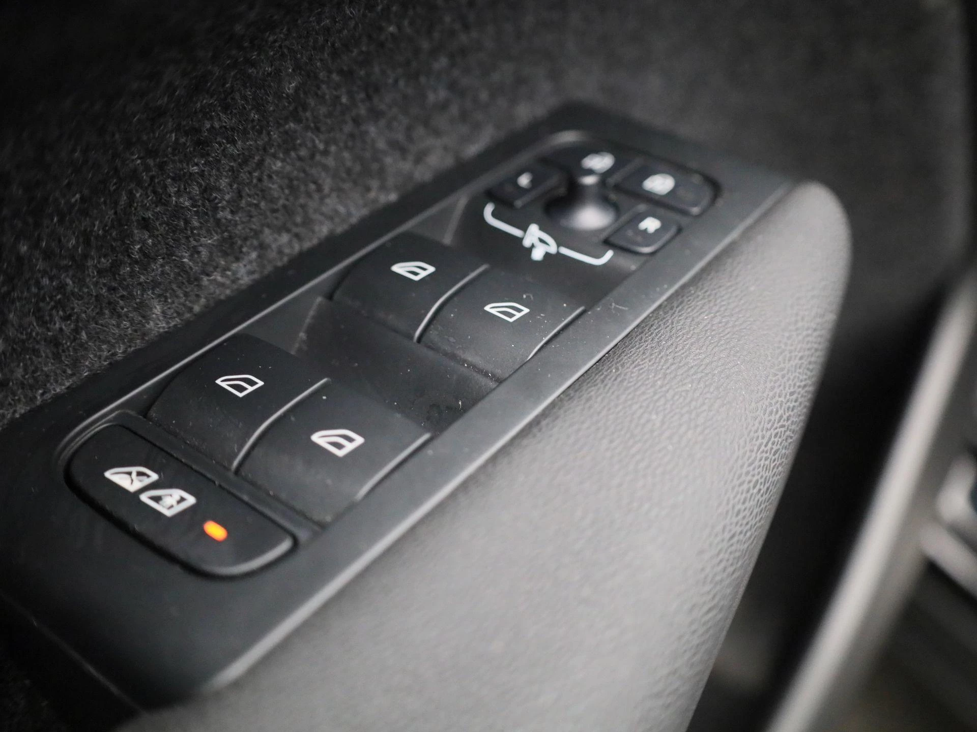 Volvo-XC40-image-30
