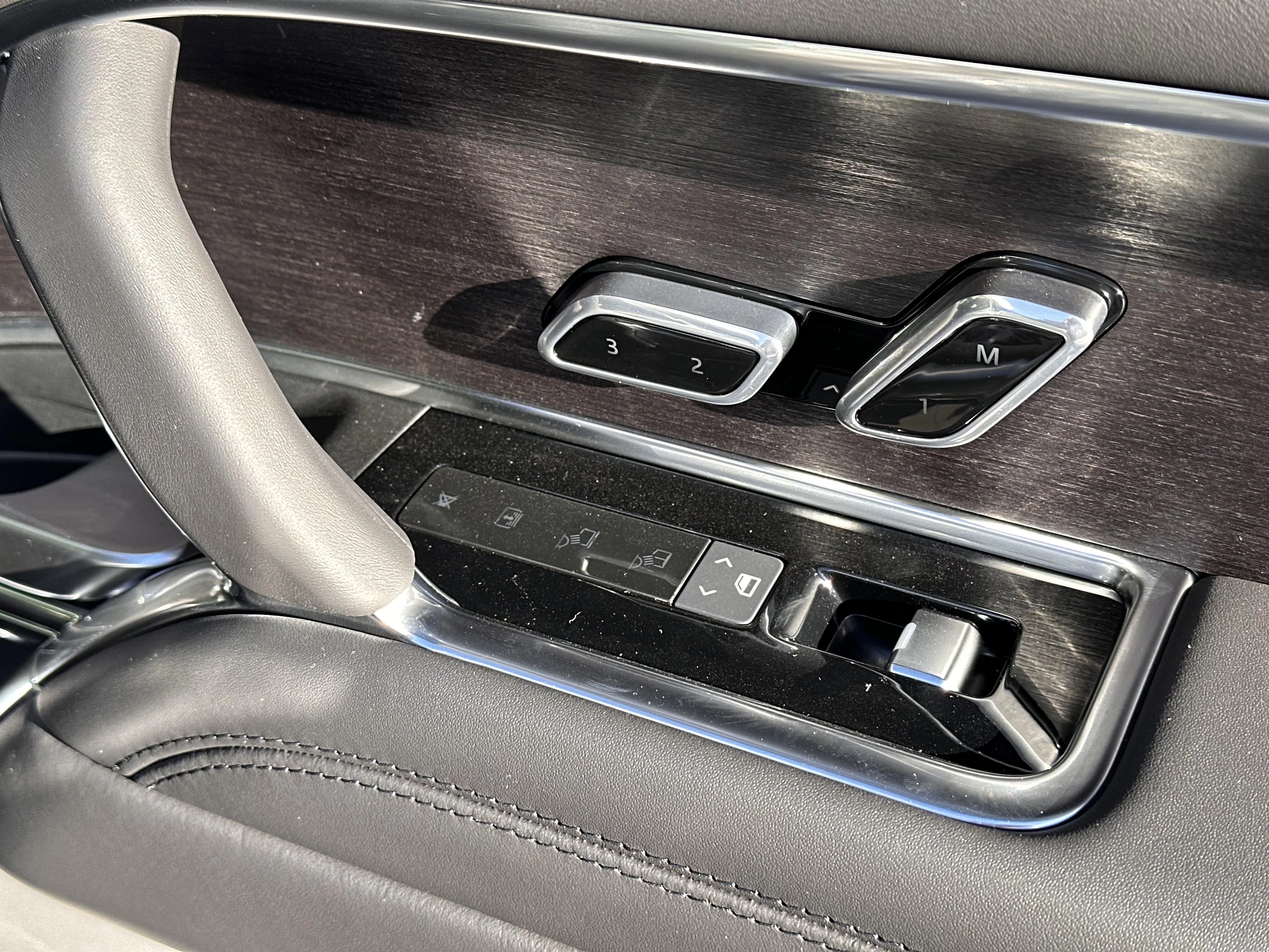 Land Rover-Range Rover-image-15