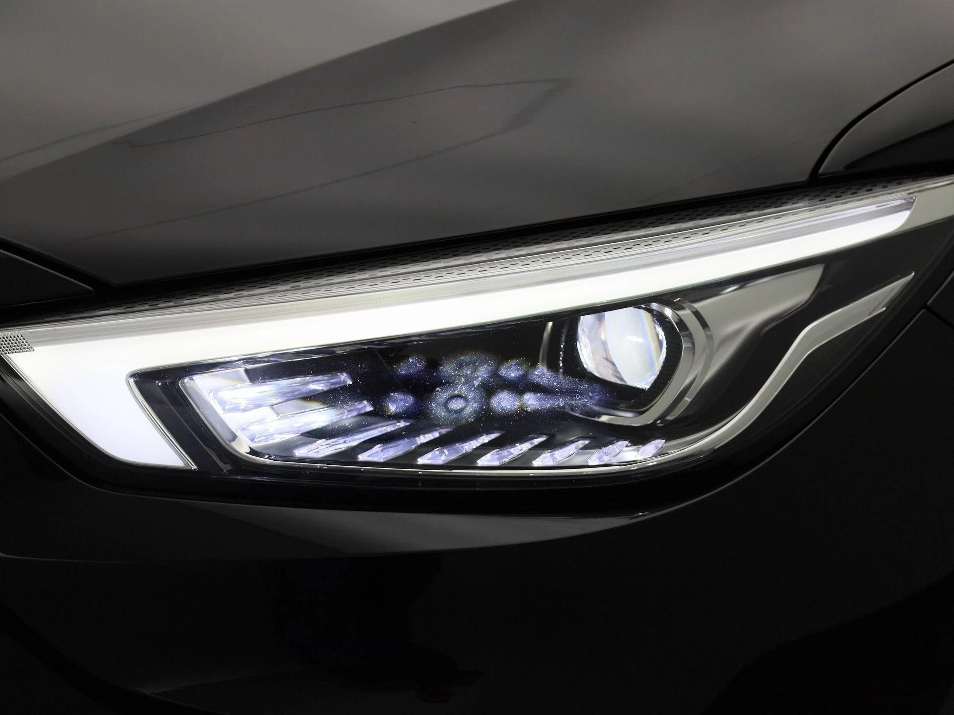 MG-ZS EV-image-12
