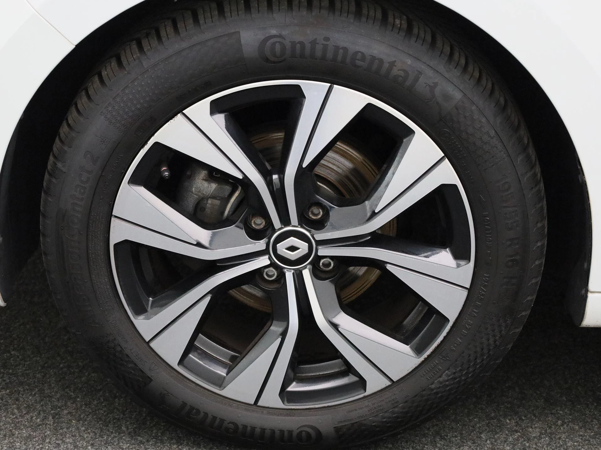Renault-Clio-image-11