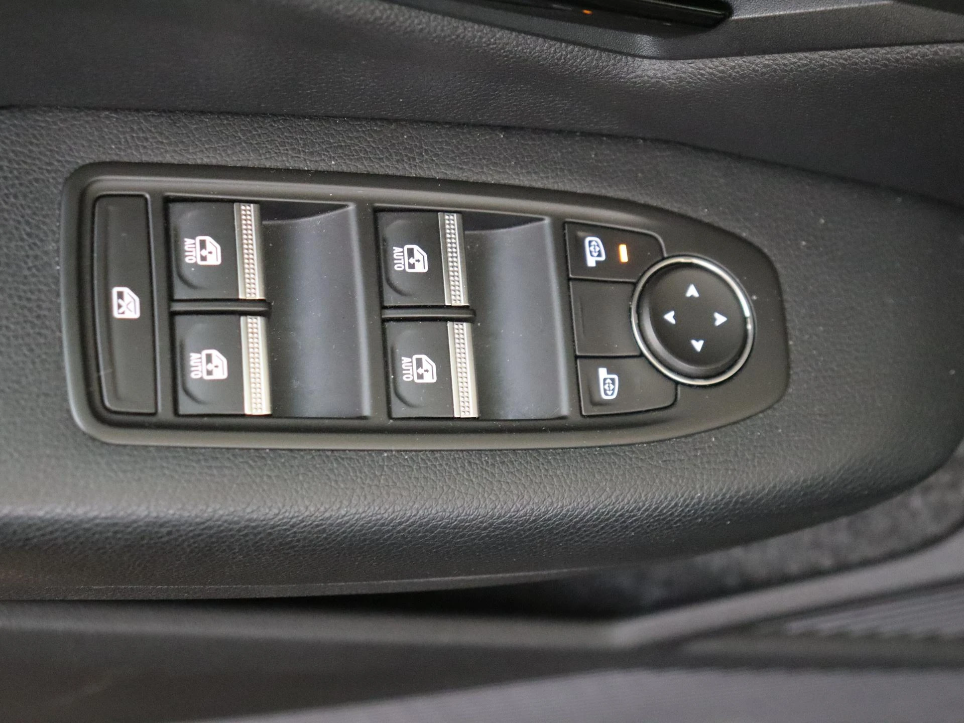 Renault-Megane E-Tech-image-23
