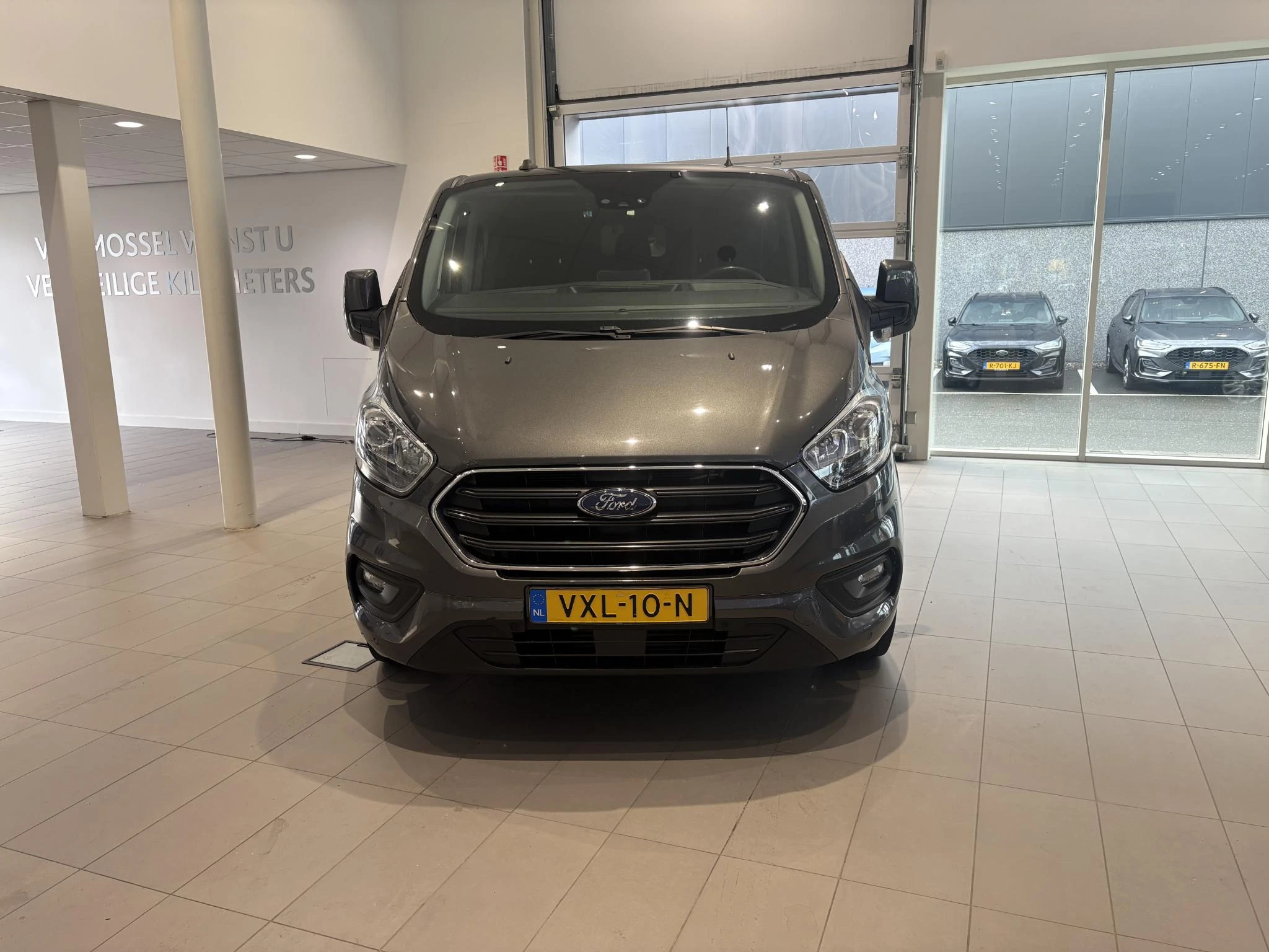 Ford-Transit Custom-image-1