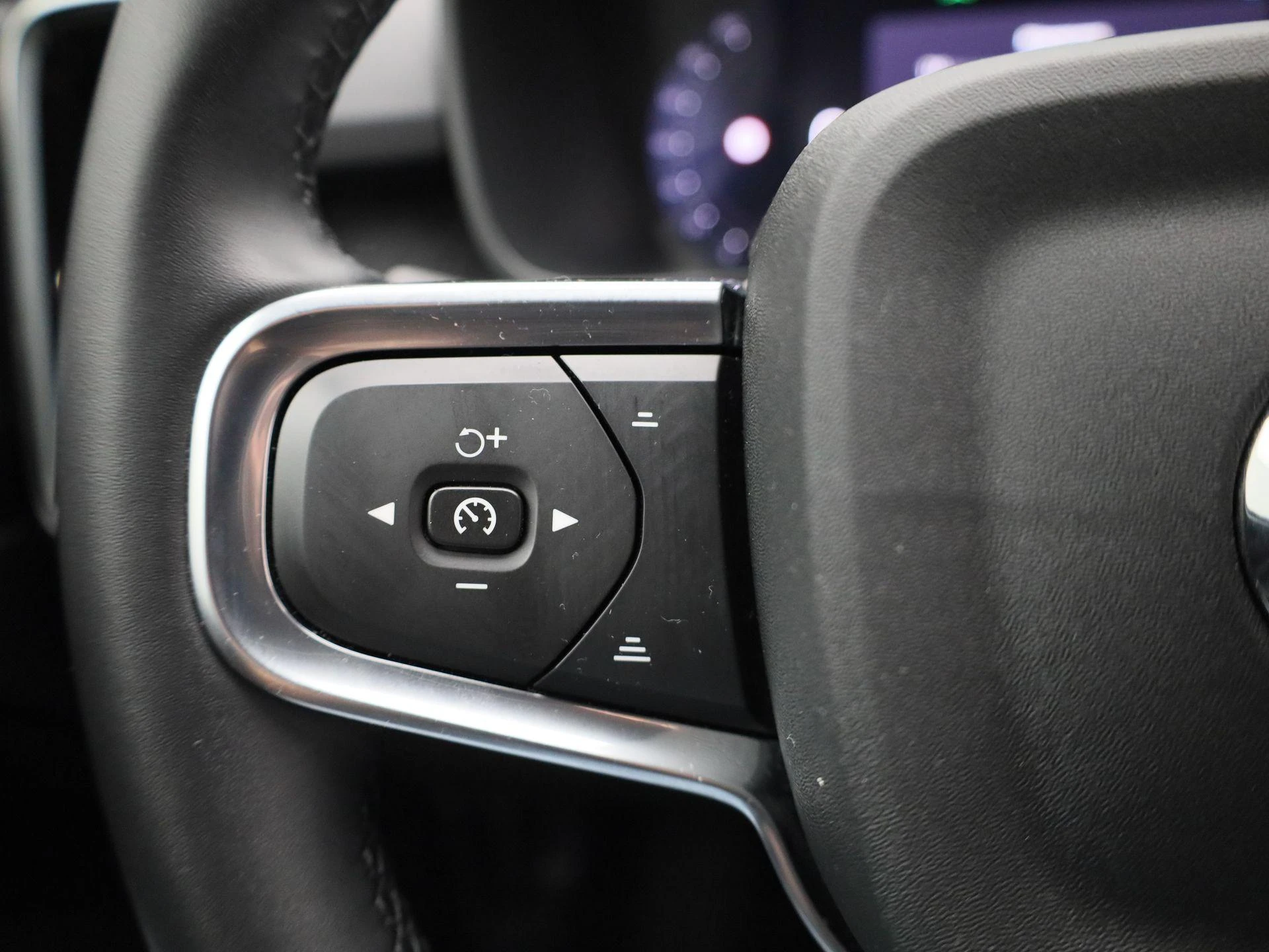 Volvo-XC40-image-16