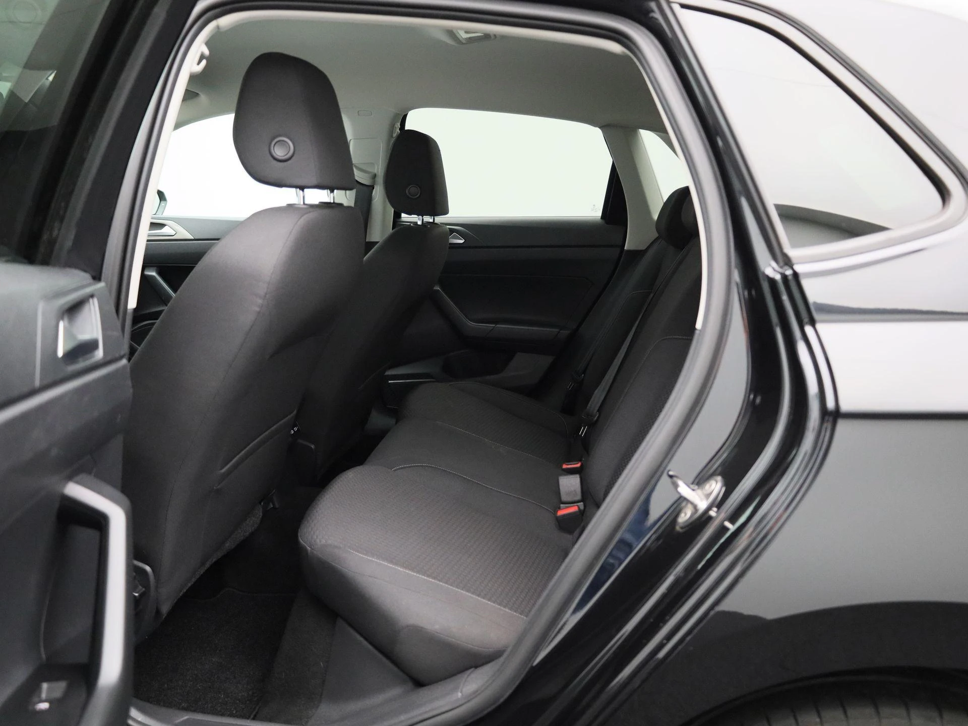 Volkswagen-Polo-image-9