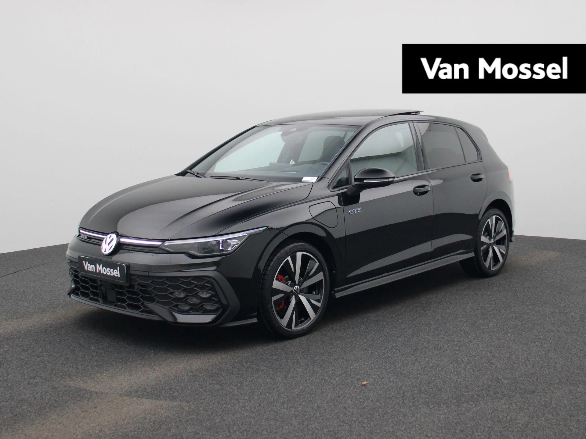 Volkswagen-Golf-image-0