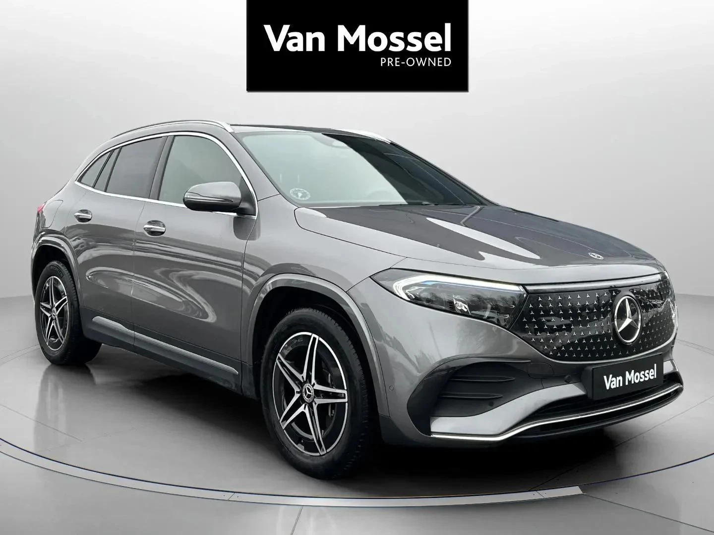 Mercedes-Benz-EQA-image-2