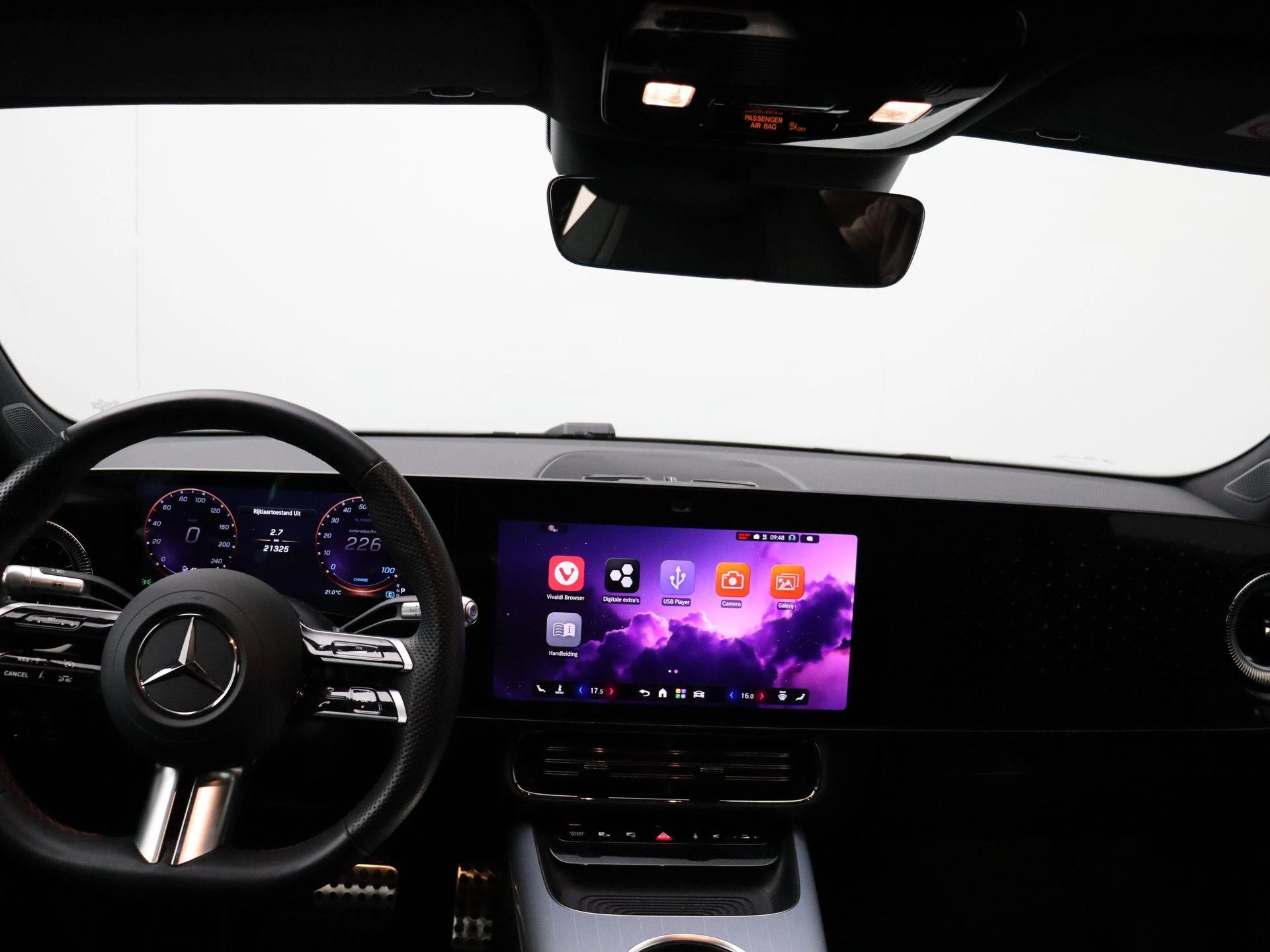 Mercedes-Benz-CLA-image-23