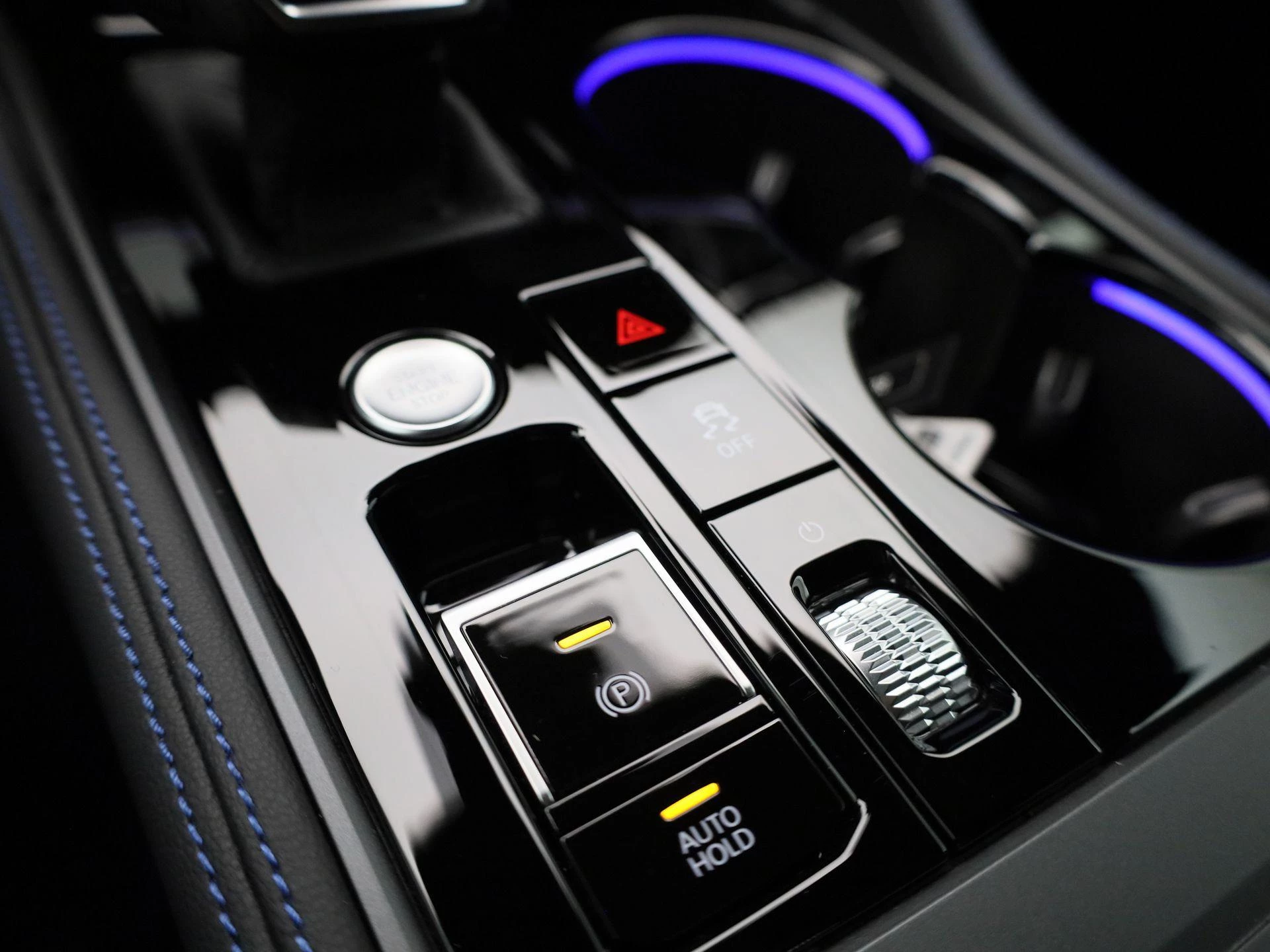 Volkswagen-Touareg-image-32