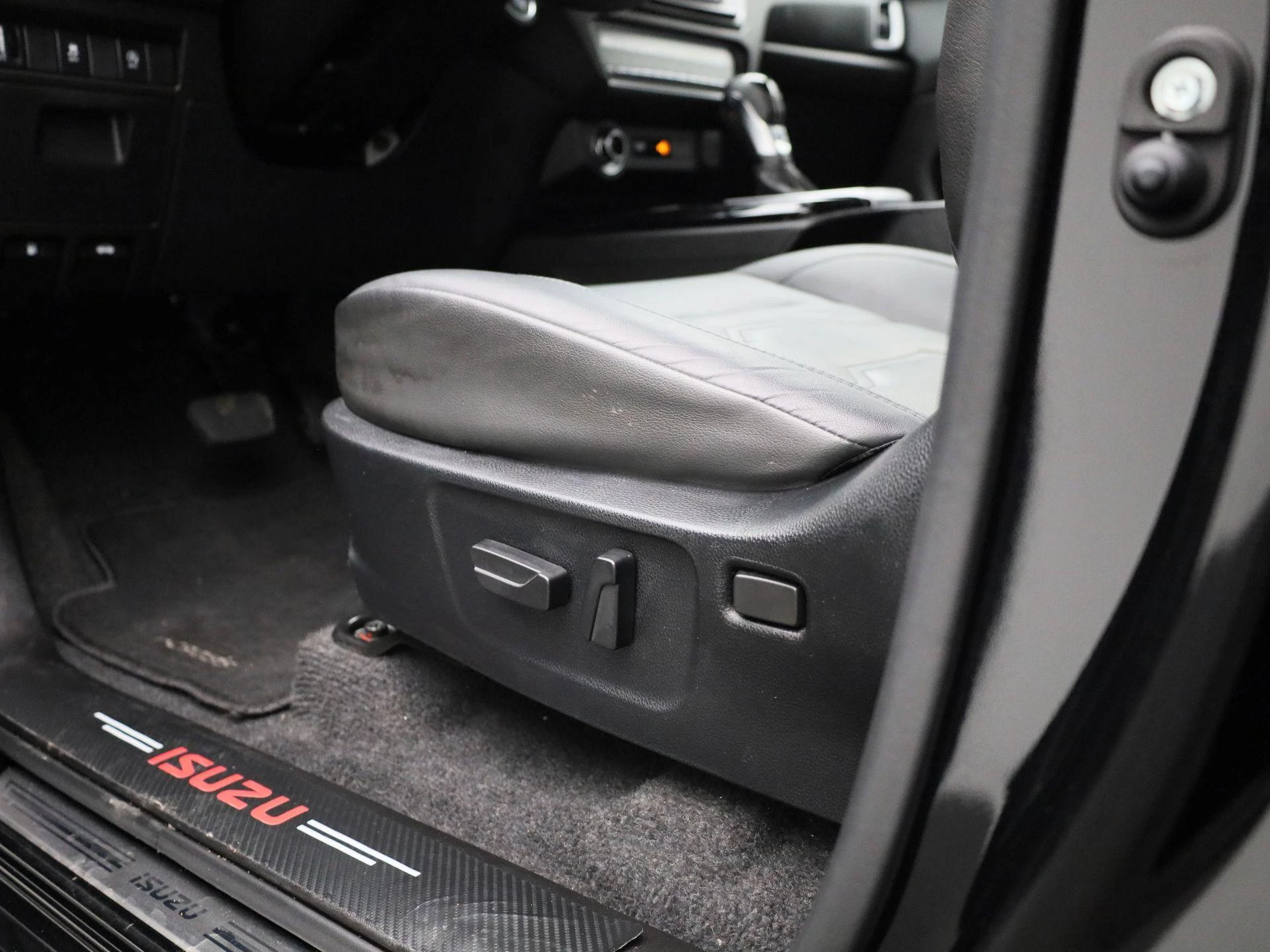 Isuzu-D-Max-image-34