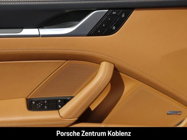 Porsche-911-image-23