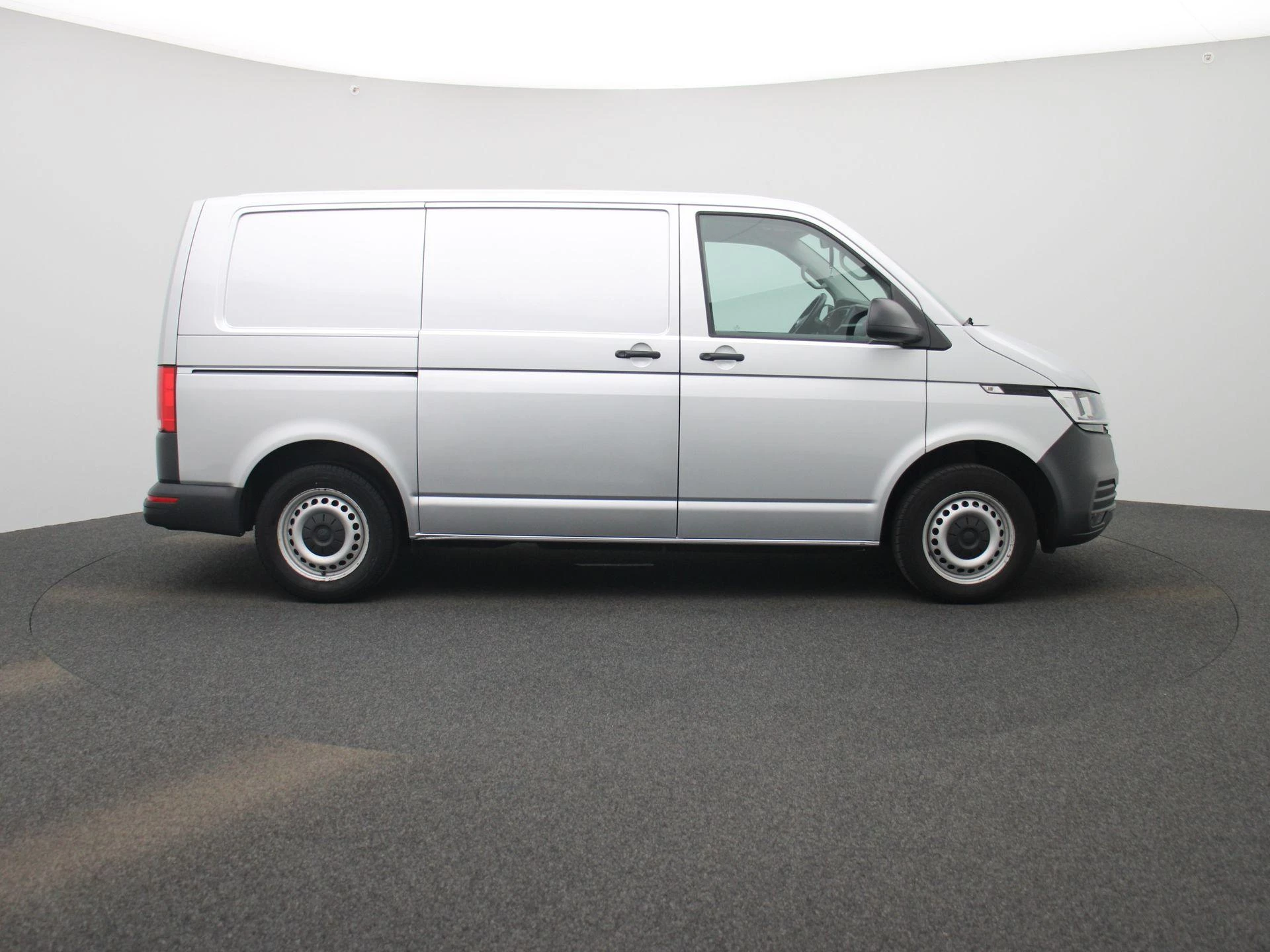 Volkswagen-Transporter-image-5