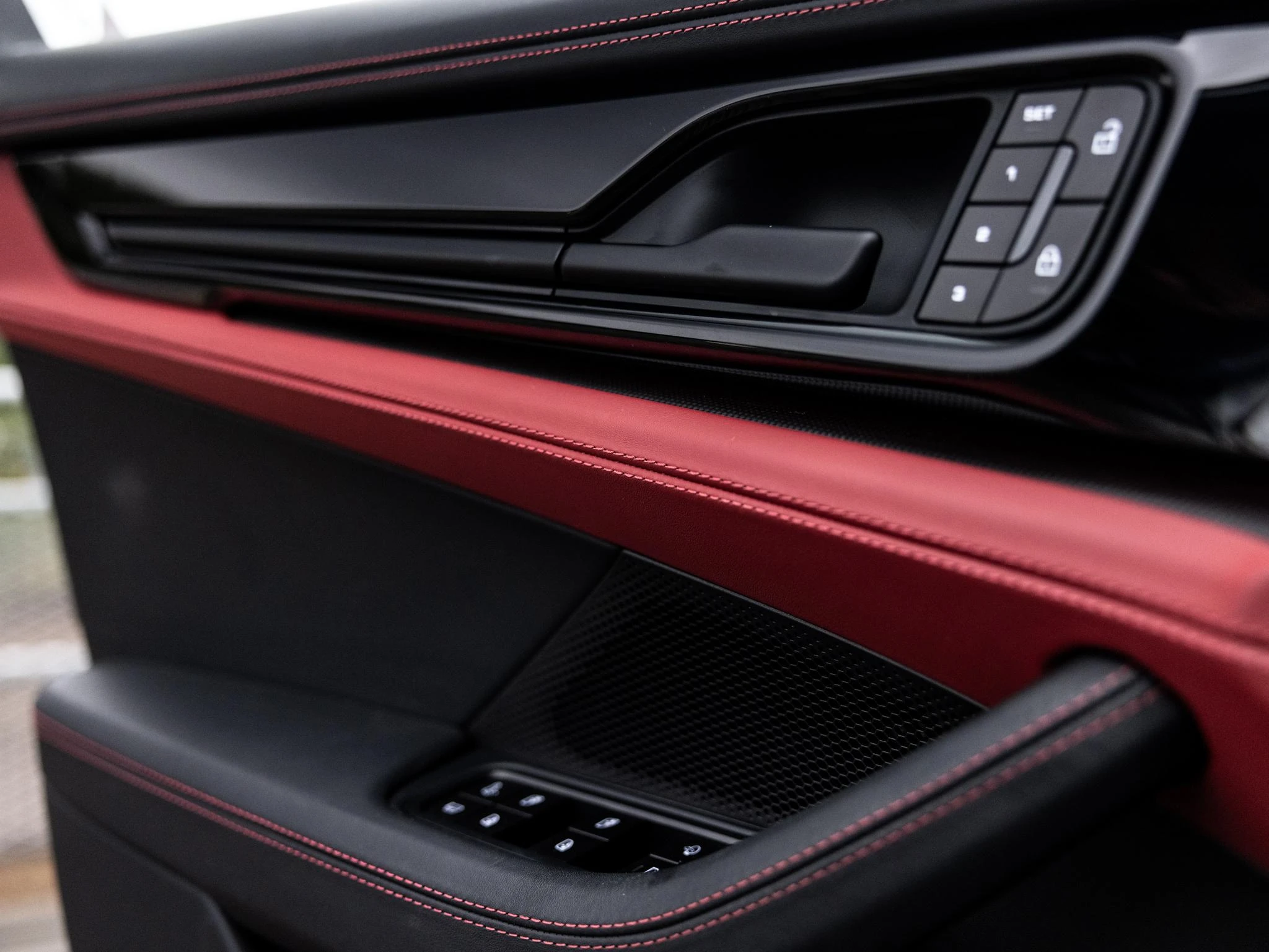 Porsche-Panamera-image-34