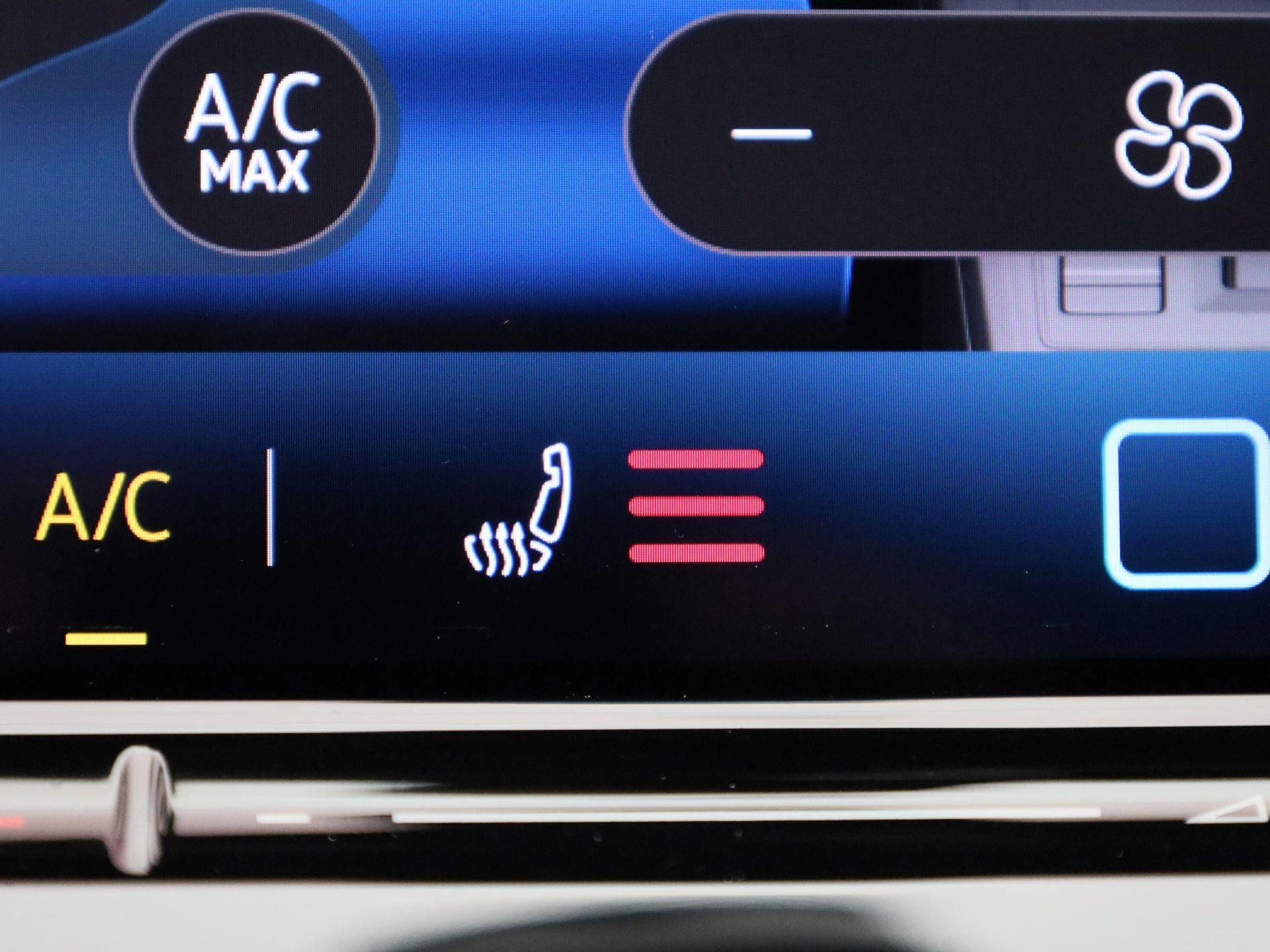 Volkswagen-Golf-image-25