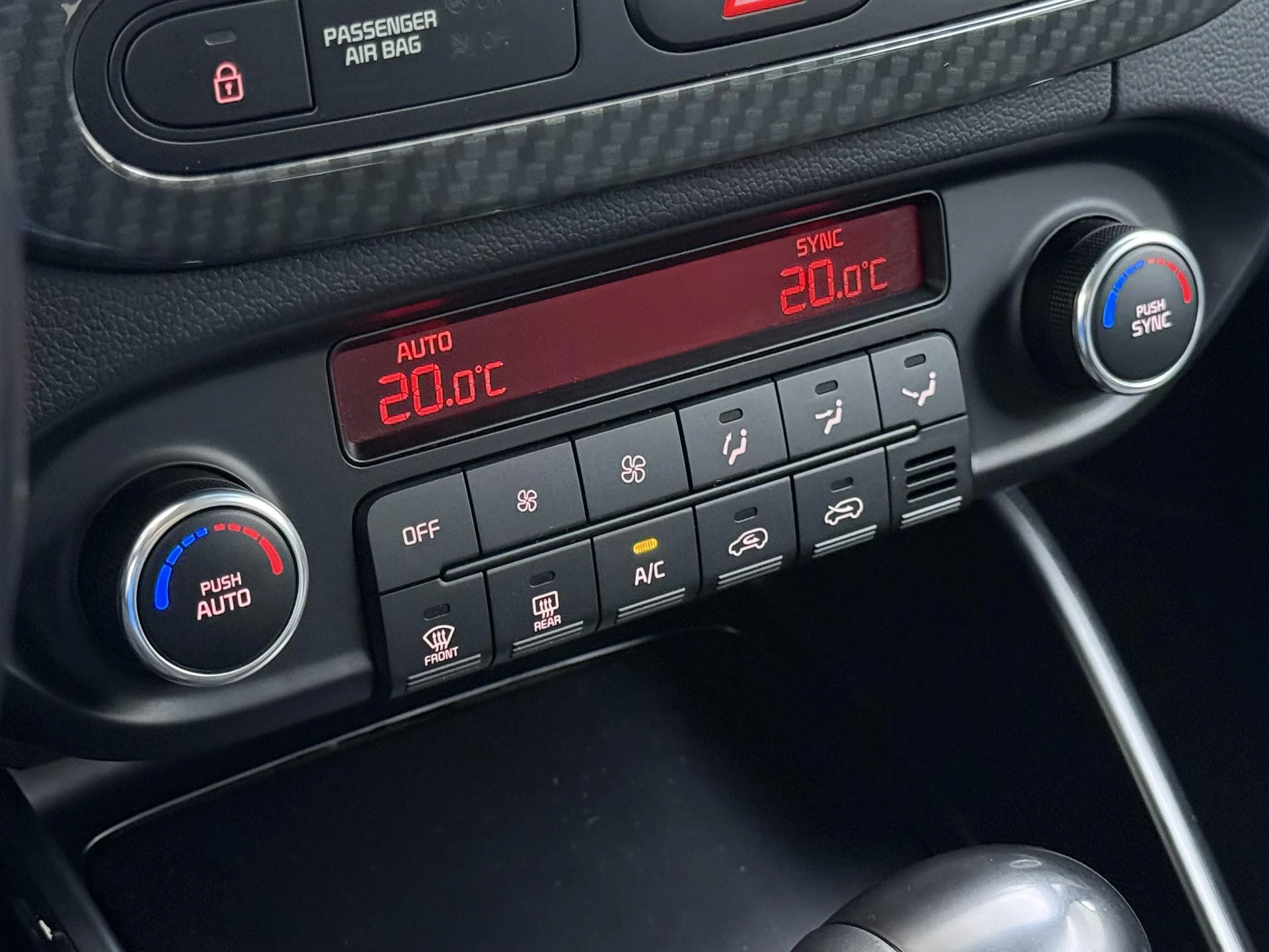Kia-Carens-image-32