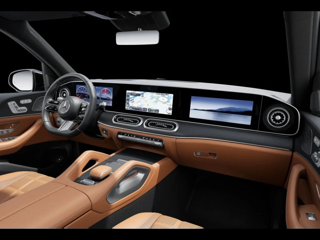Mercedes-Benz-GLS 350 d-image-11