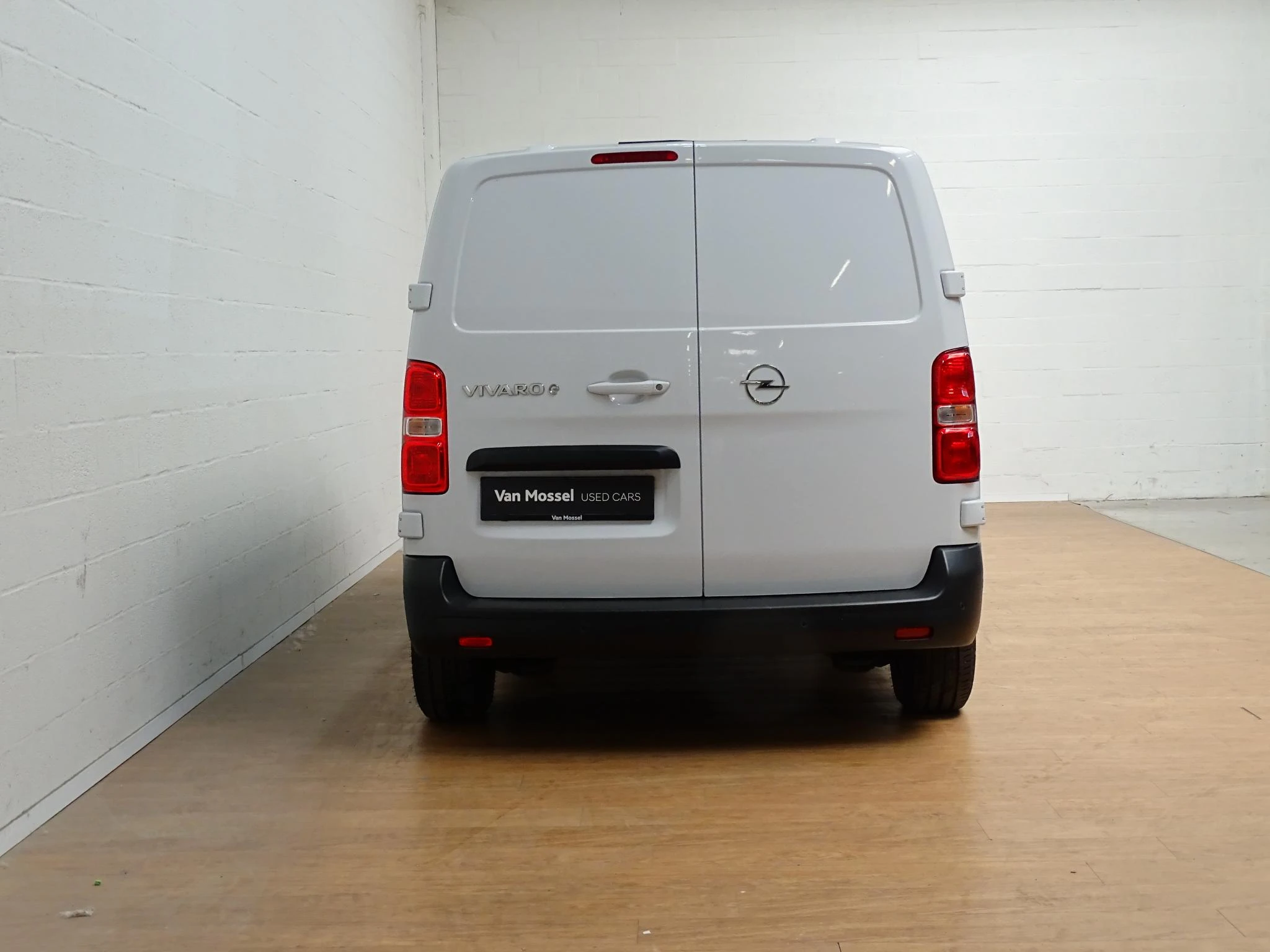 Opel-Vivaro-image-7