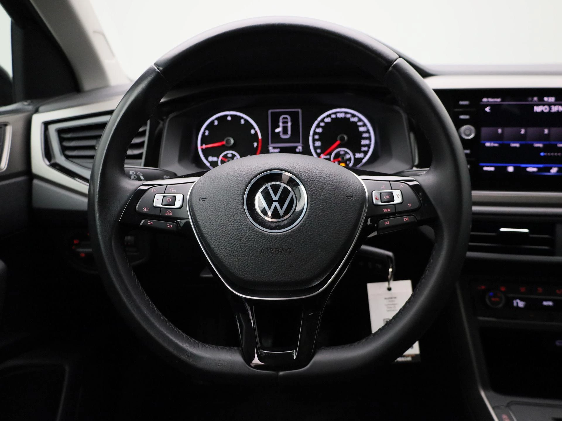 Volkswagen-Polo-image-6