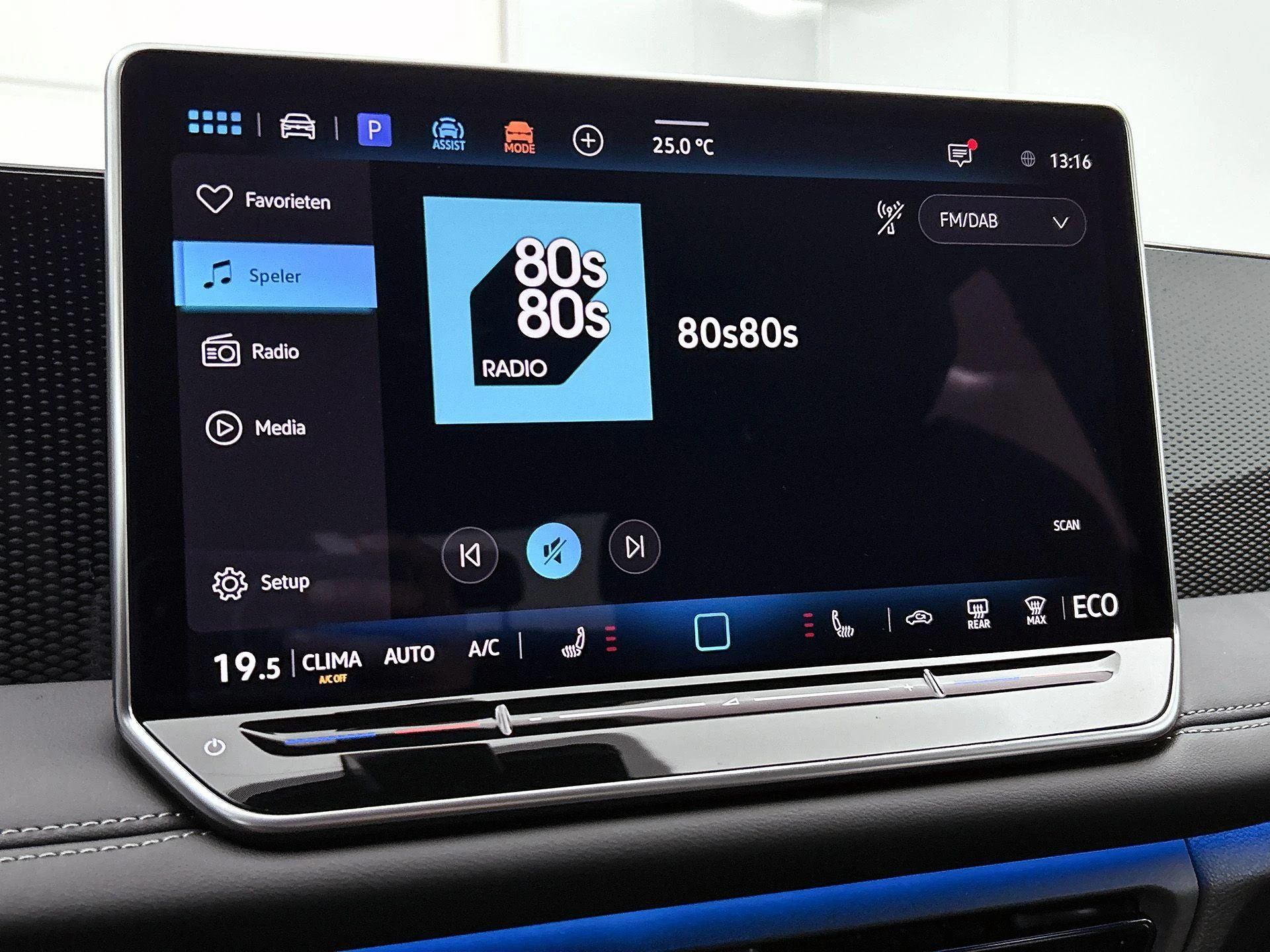 Volkswagen-Tiguan-image-6