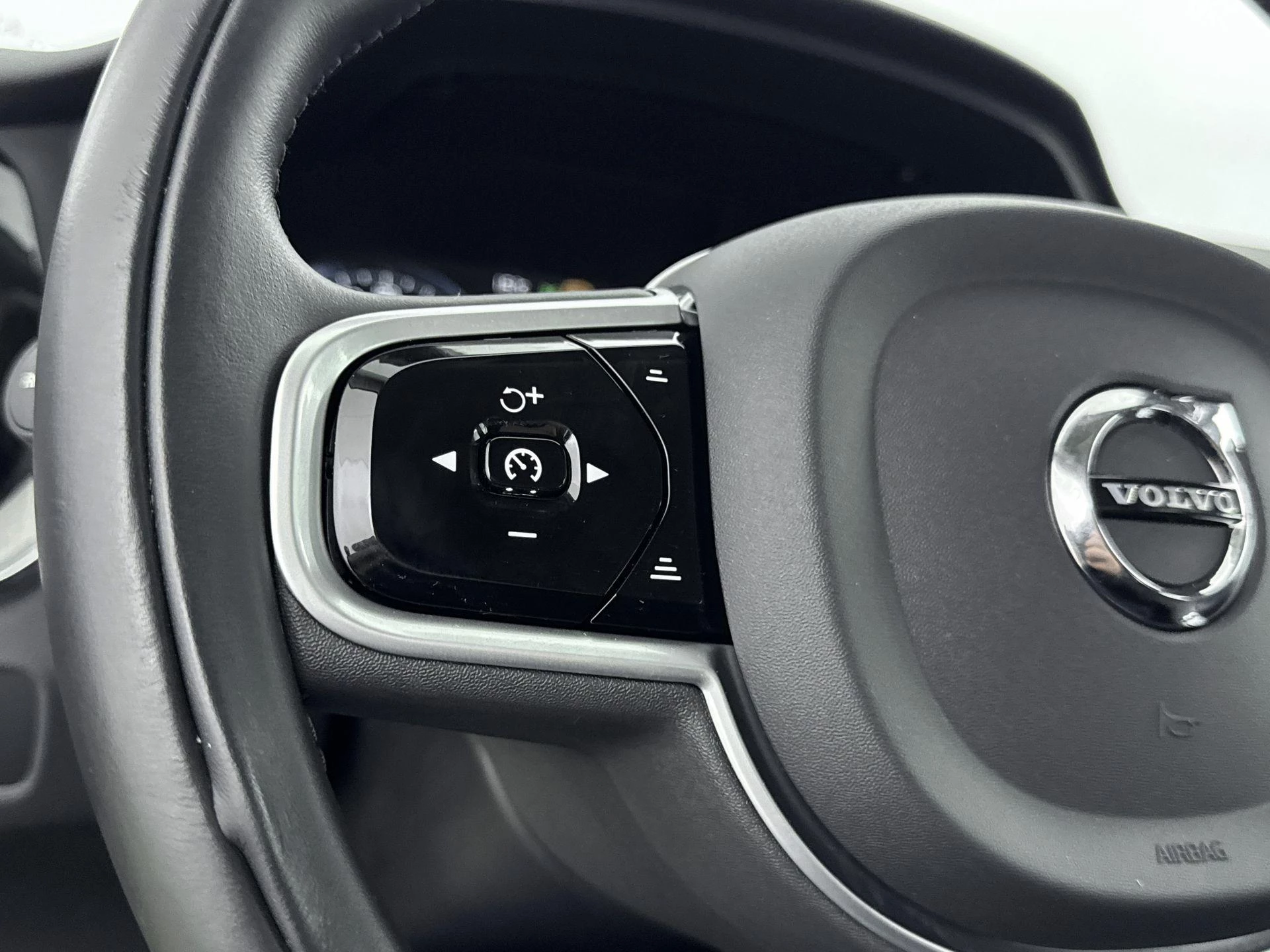 Volvo-S60-image-8