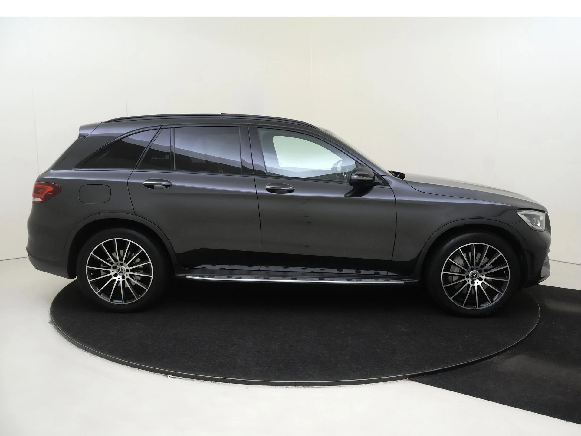Mercedes-Benz-GLC-image-8