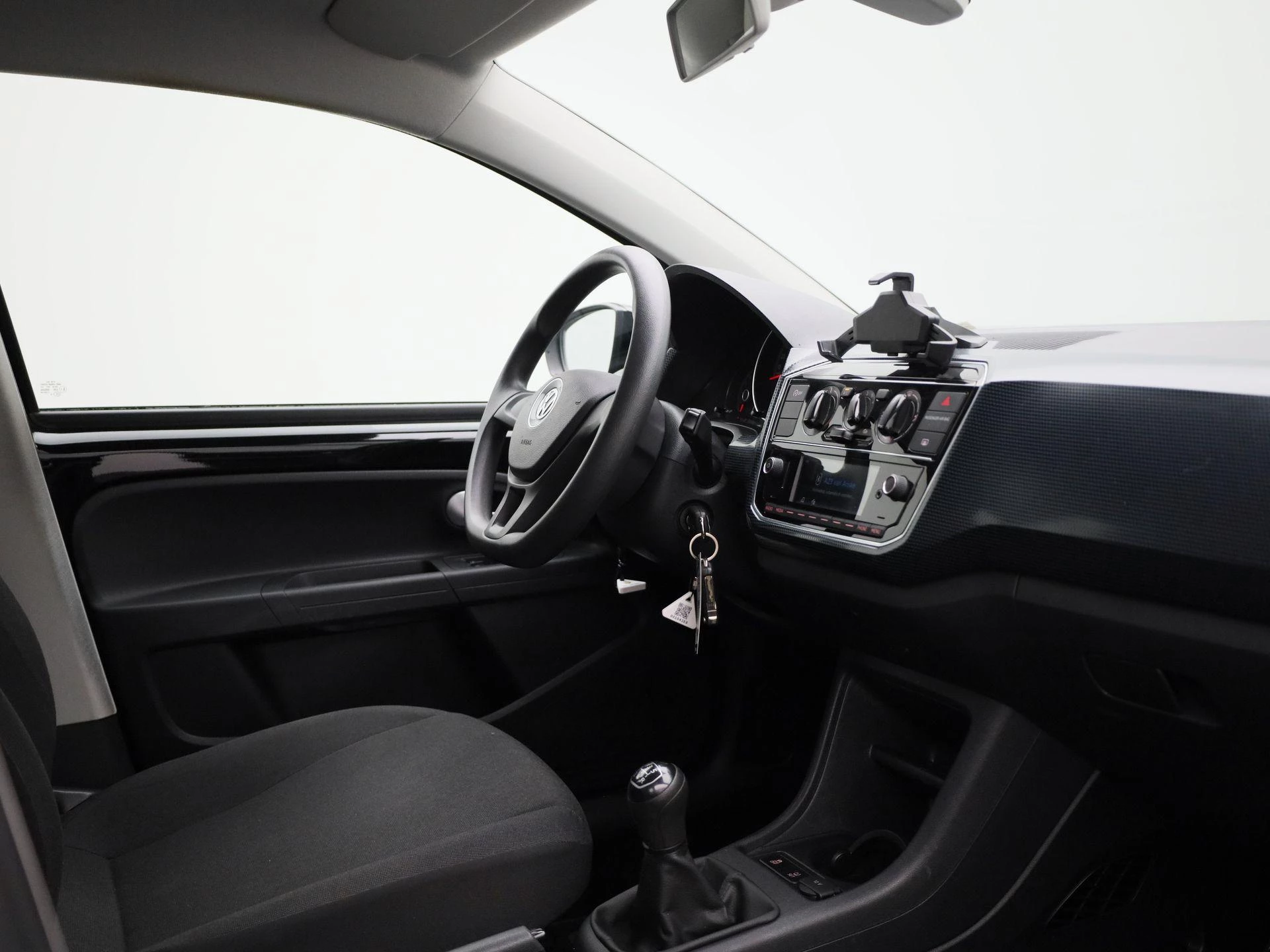 Volkswagen-up!-image-24