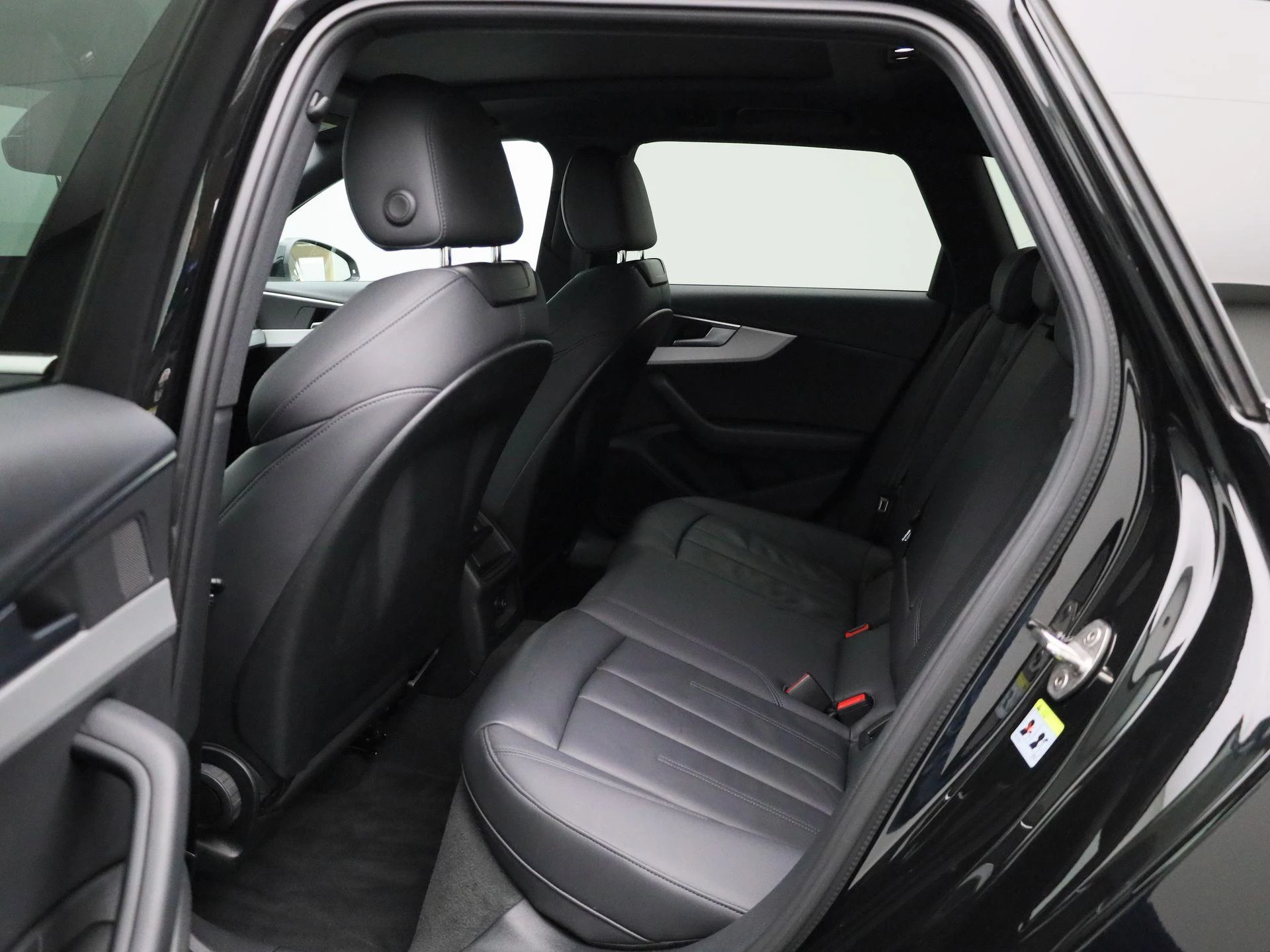 Audi A4 Avant 2.0 35 TFSi 110kW S tronic S line Busine