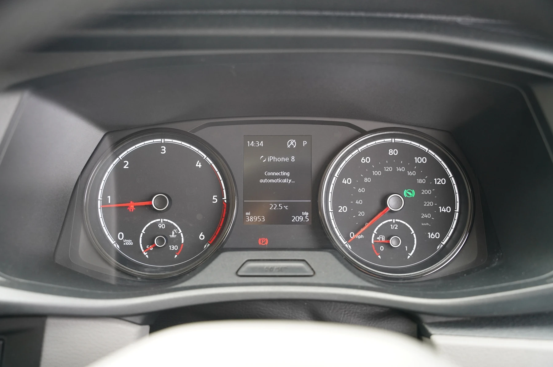 Volkswagen-Transporter-image-7