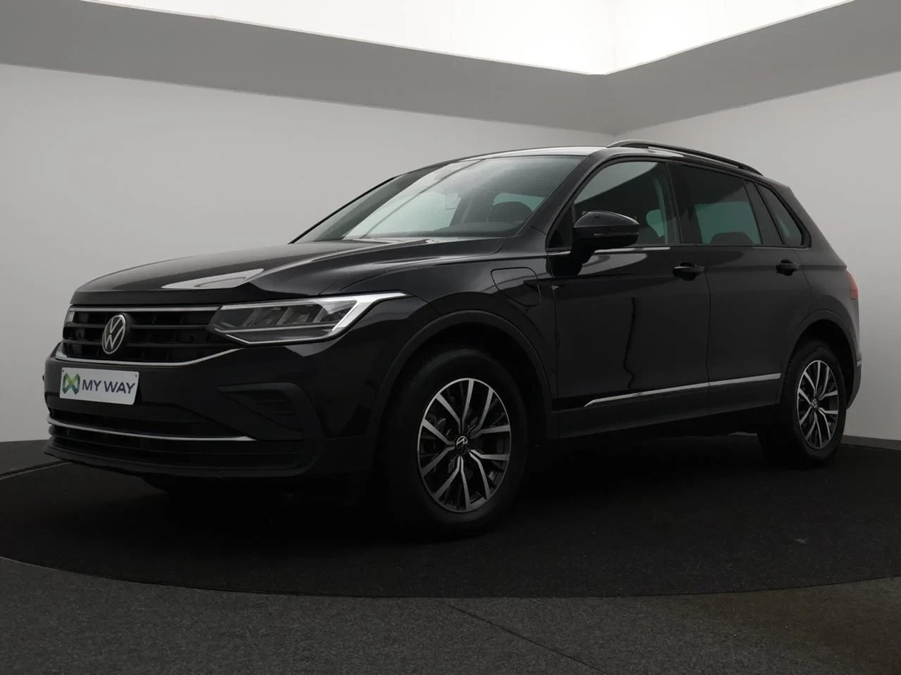 Volkswagen-Tiguan-image-0