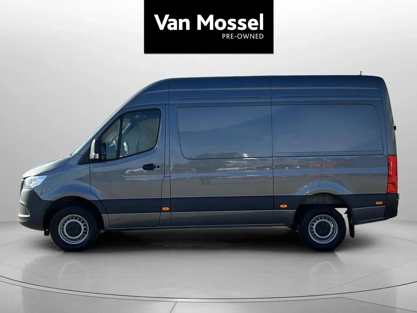 Mercedes-Benz-Sprinter-image-1
