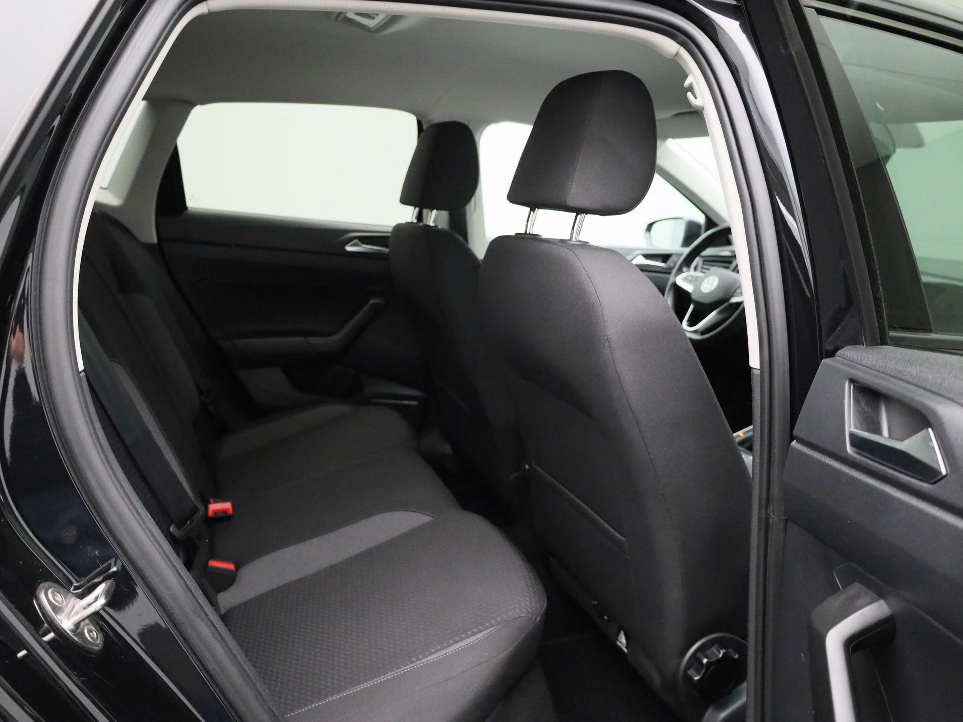 Volkswagen-Polo-image-31