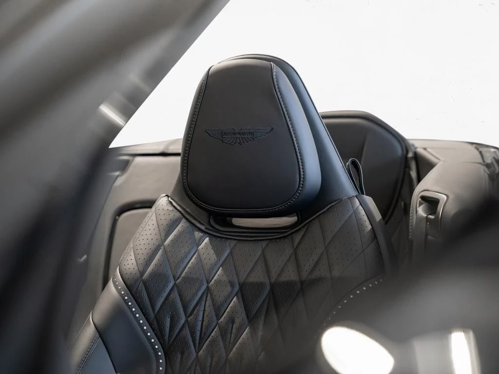 Aston Martin-DB12-image-4