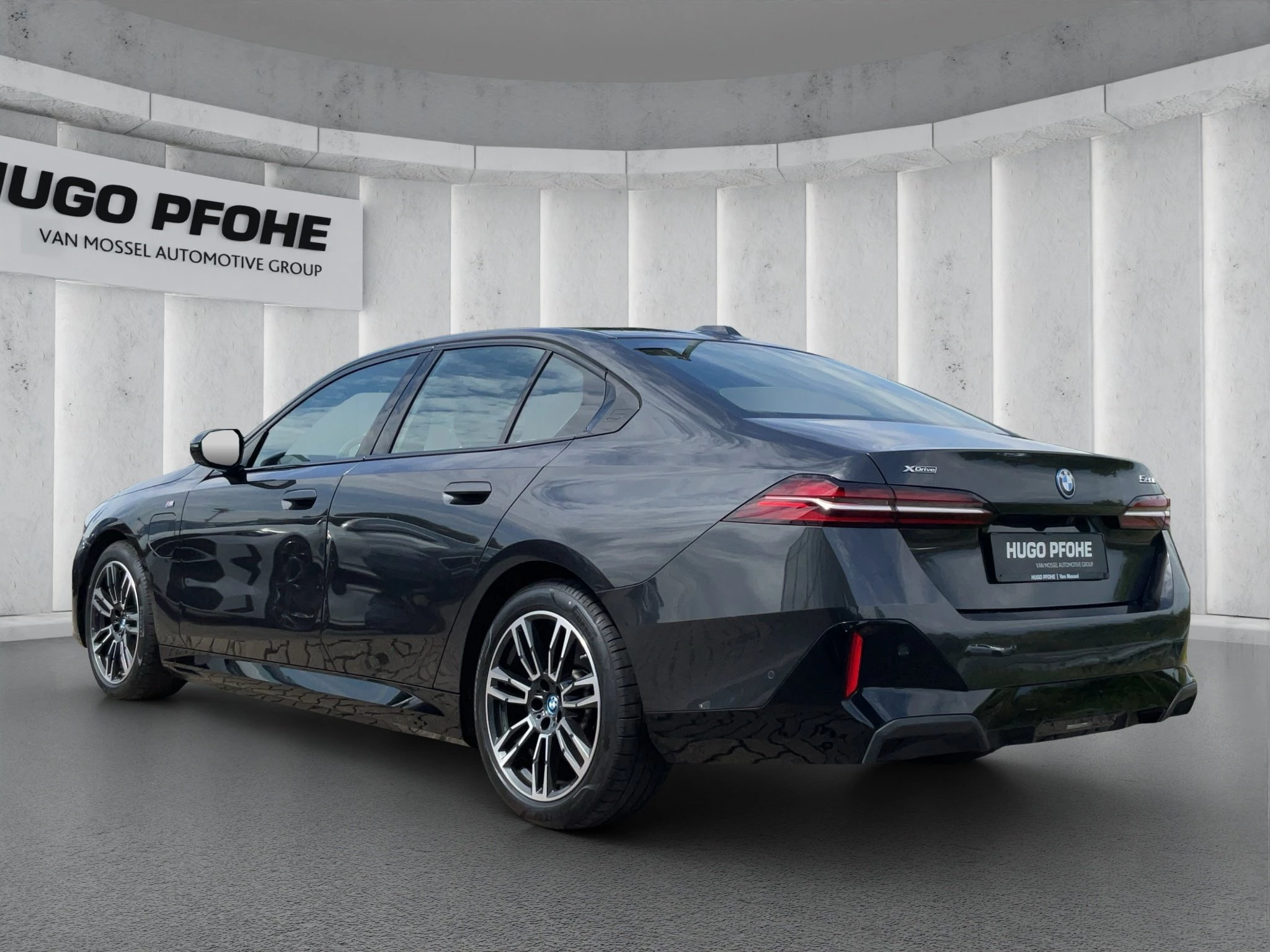 BMW 5er Reihe 550e xDrive M Sport . Driving Prof
