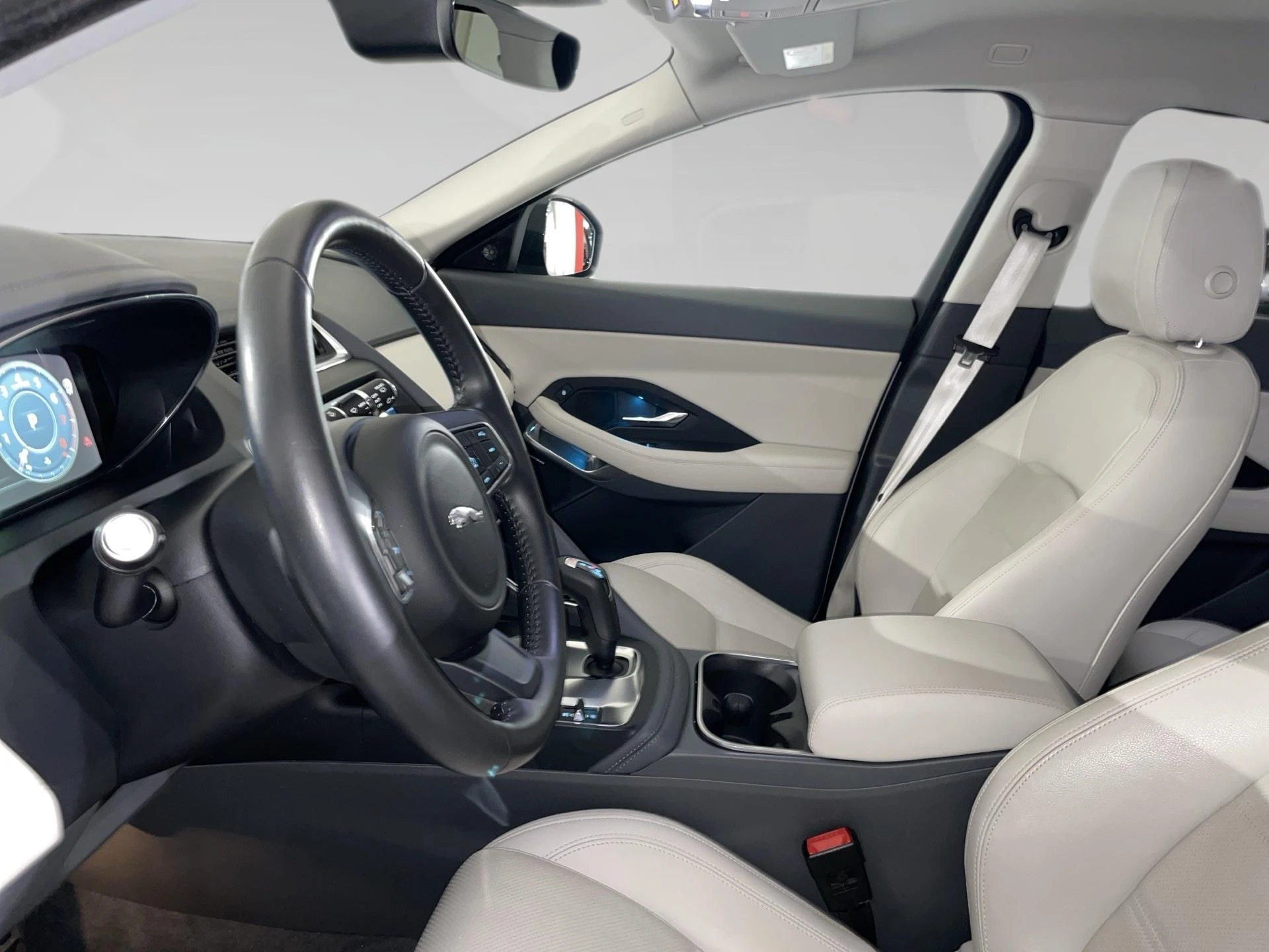 Jaguar-E-PACE-image-3