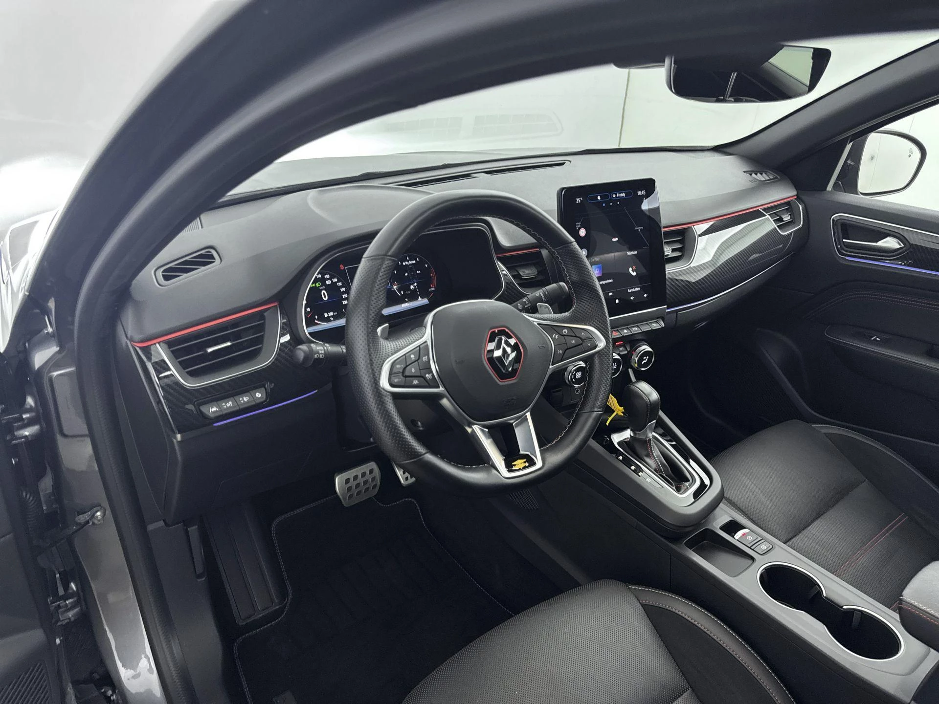 Renault-Arkana-image-17