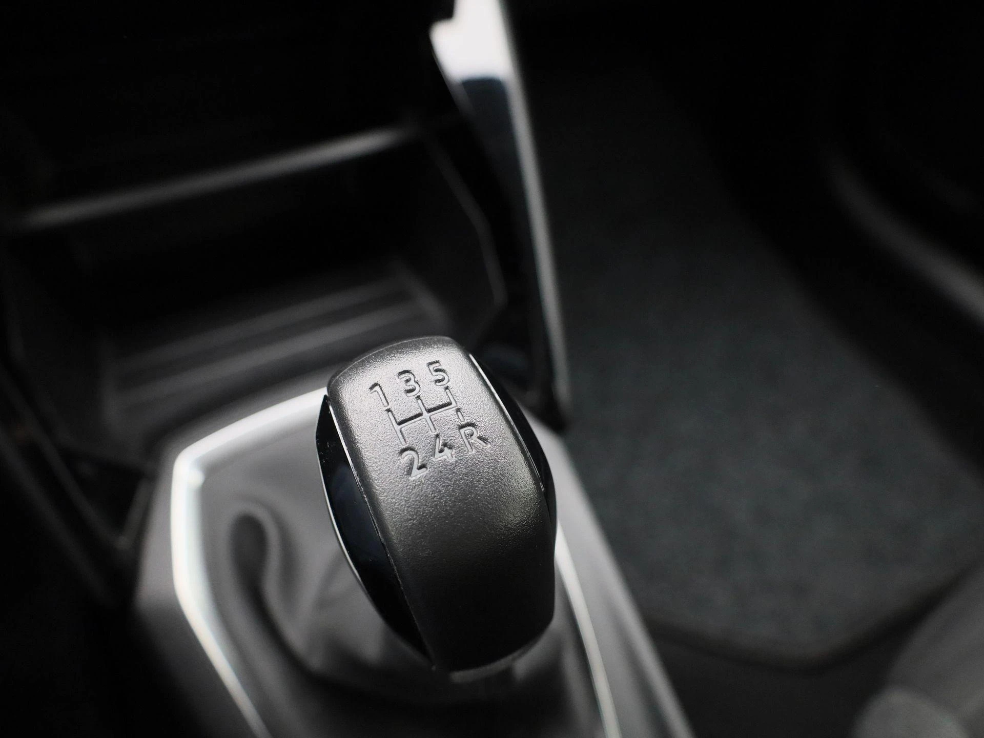 Peugeot-208-image-20