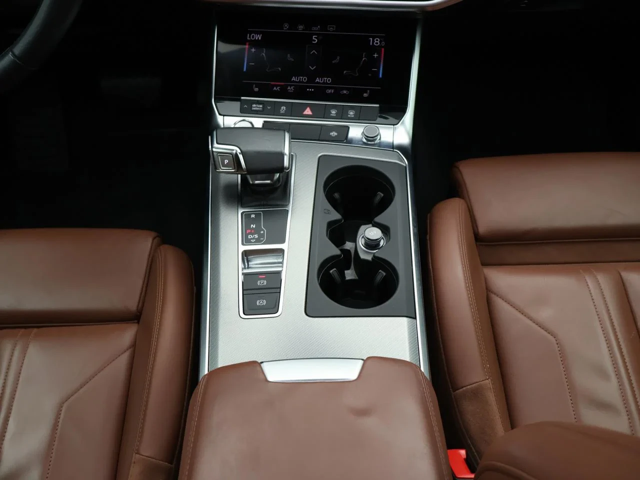 Audi A6 Avant Dsl A6 Avant 40TDi Business Edition Sport 204PK *AUTOMAAT*BRUIN LEDER*PANODAK*CAMERA*PDC*TREKHAAK*NAVI*APP-CONNECT*...*