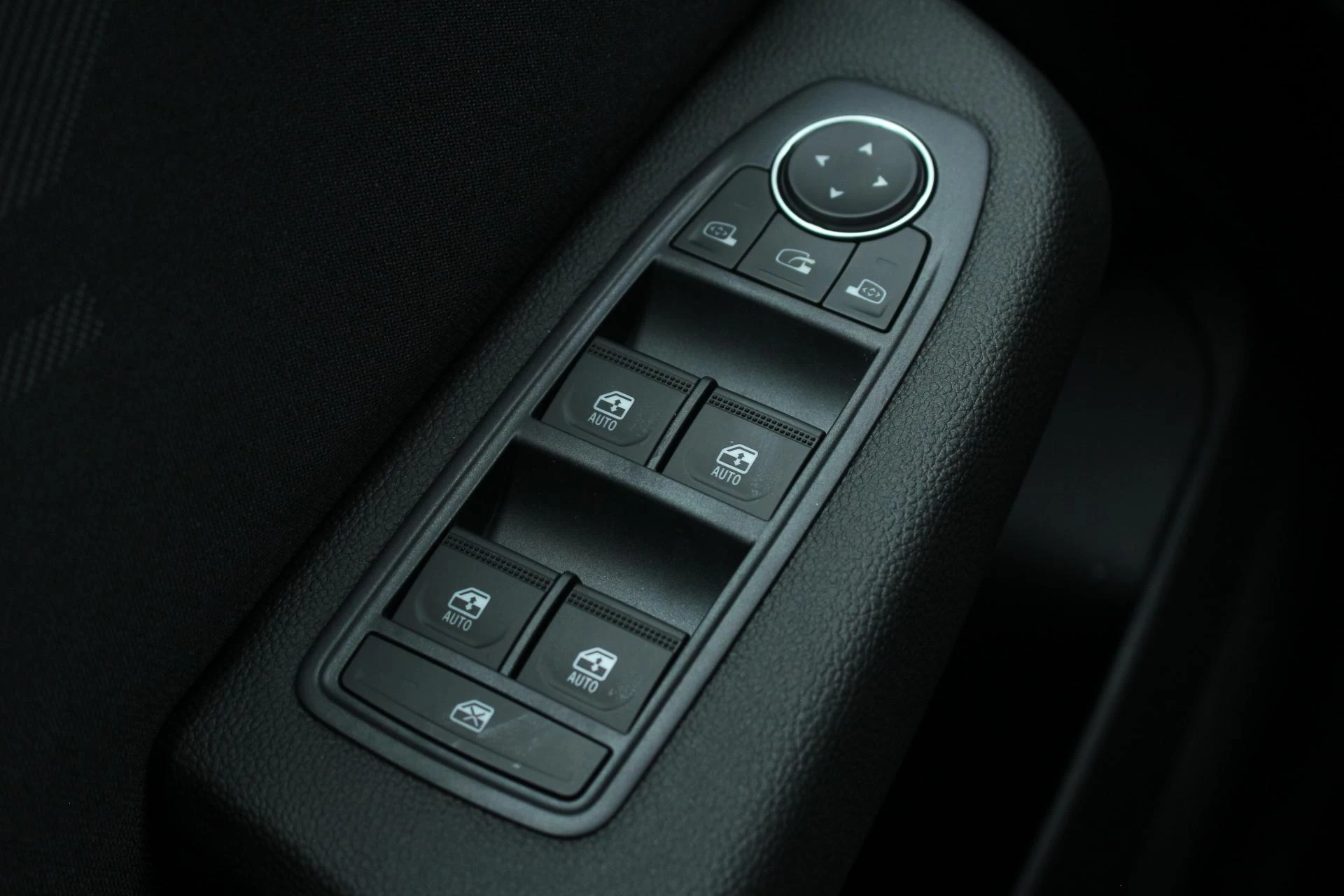 Renault-Clio-image-18