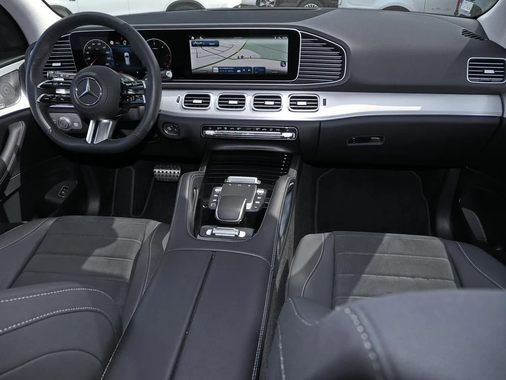 Mercedes-Benz-GLE 300 d-image-13
