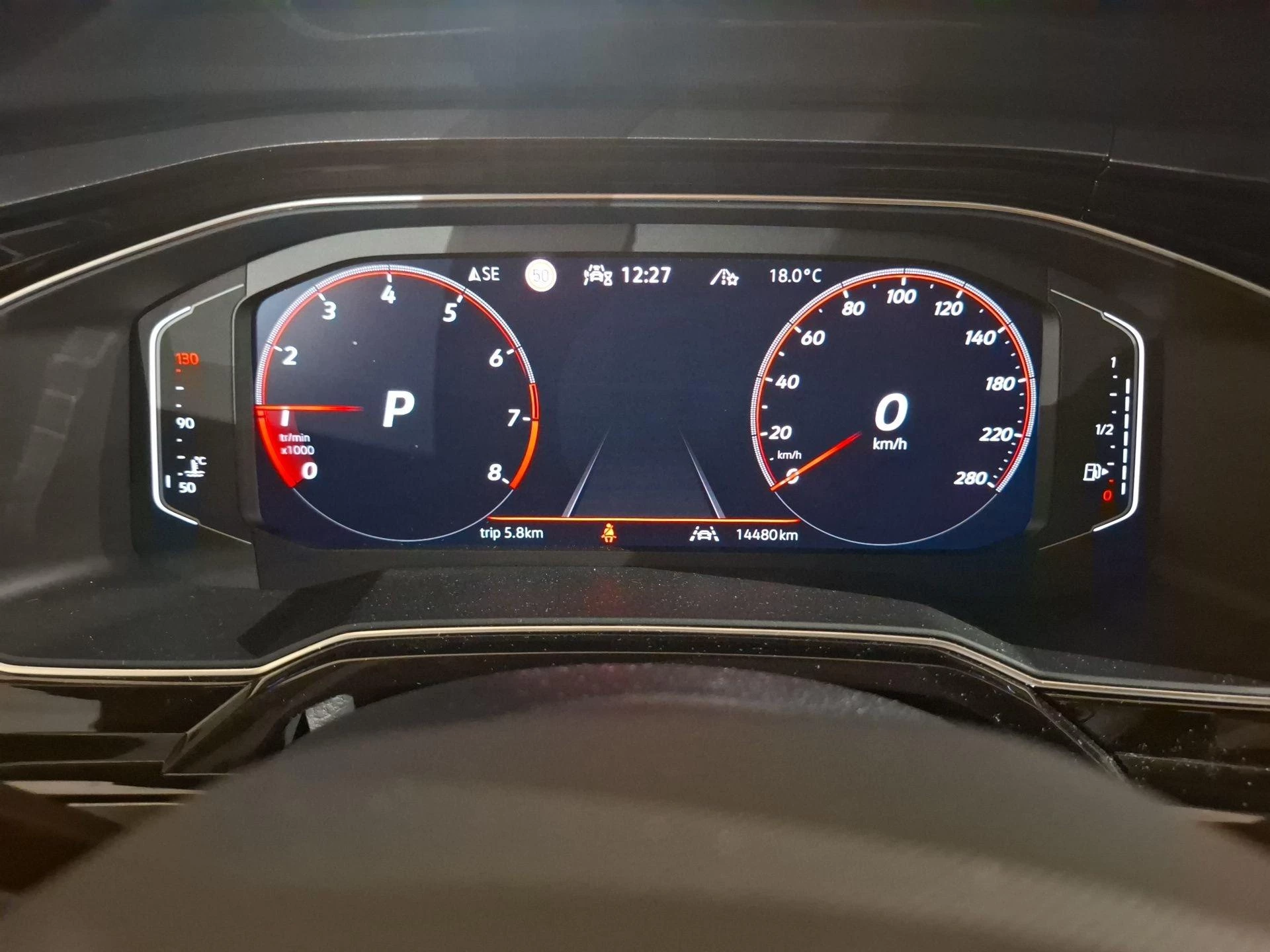 Volkswagen-Polo-image-1