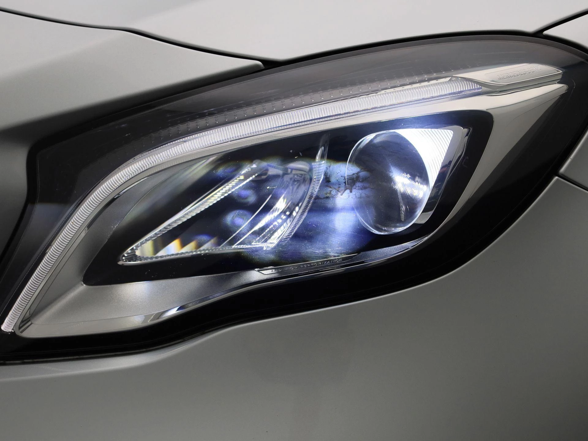 Mercedes-Benz-GLA-image-13