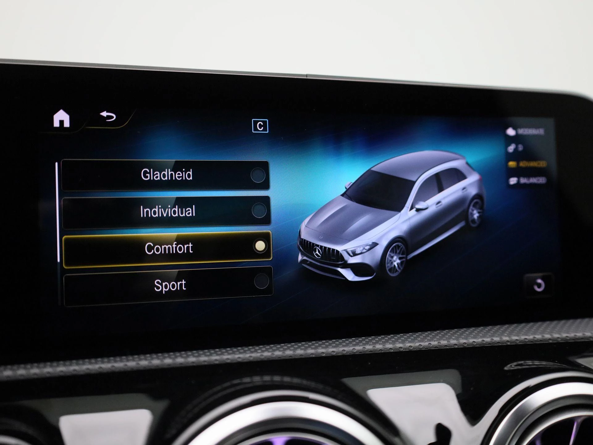 Mercedes-Benz A-Klasse AMG 45 S 4MATIC+ Edition 1