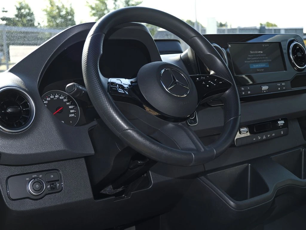 Mercedes-Benz-Sprinter 317-image-8