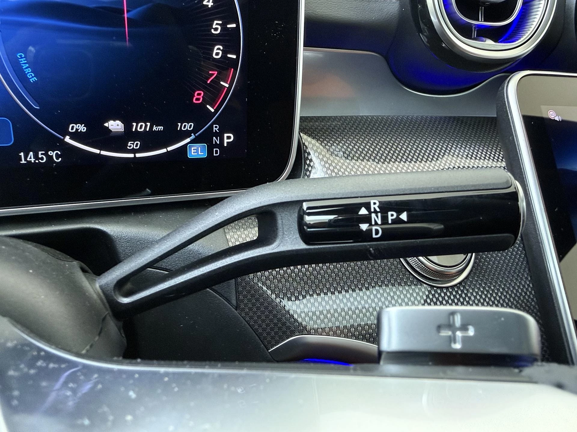 Mercedes-Benz-C-Klasse-image-14