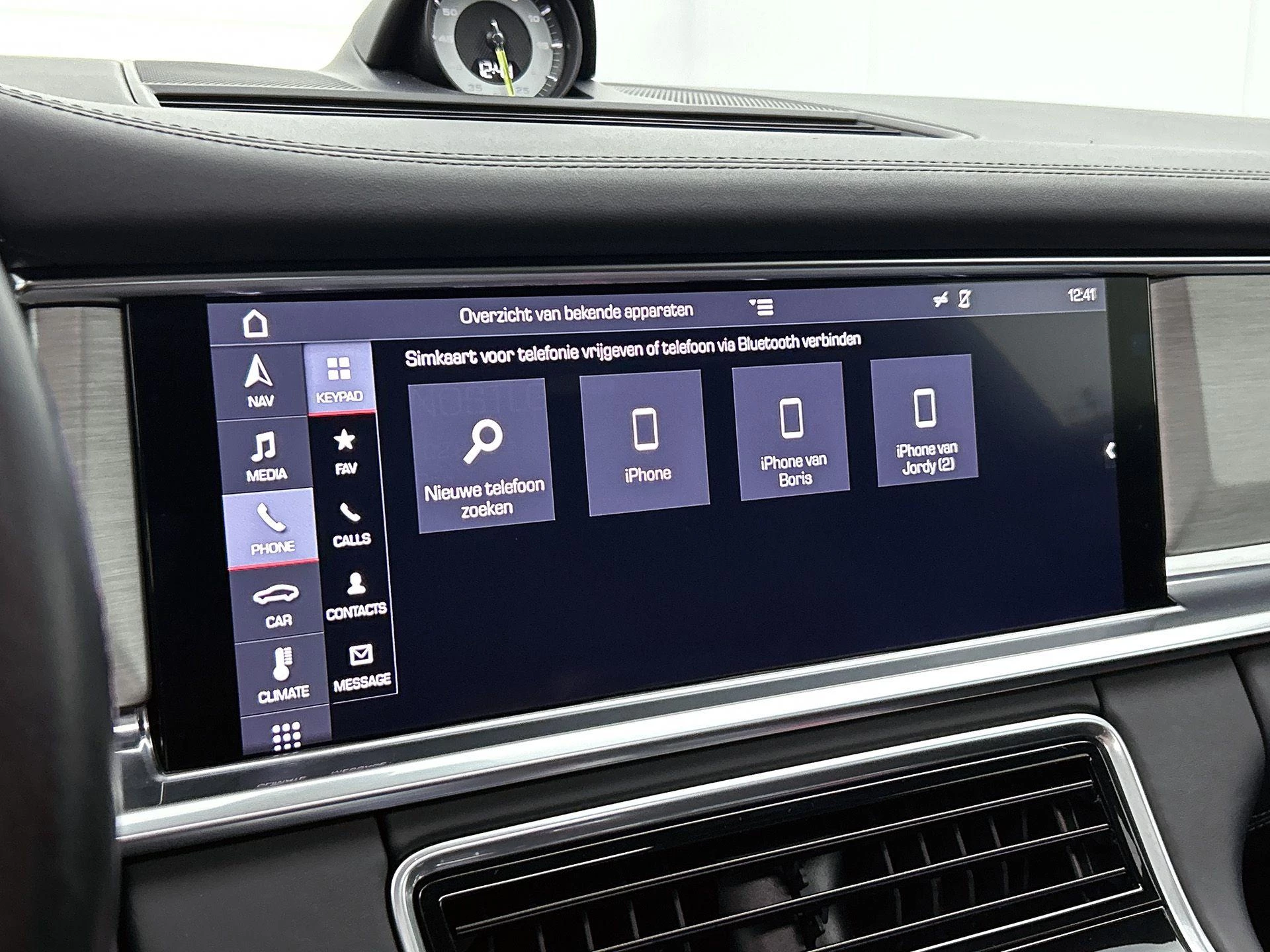 Porsche-Panamera-image-8